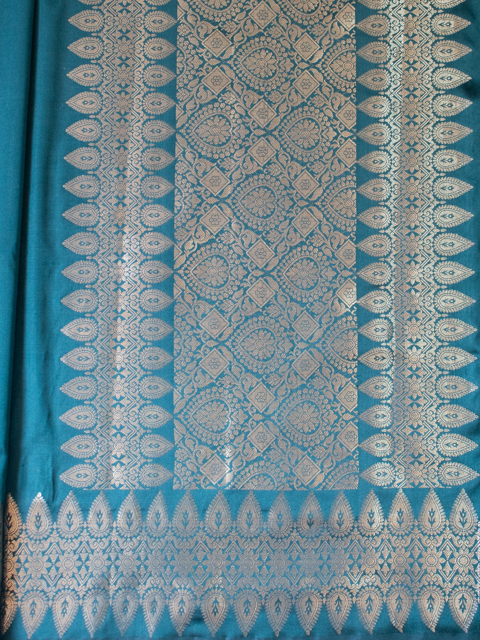 Banarasi Semi Silk Saree With Zari Weaving & Border - Green