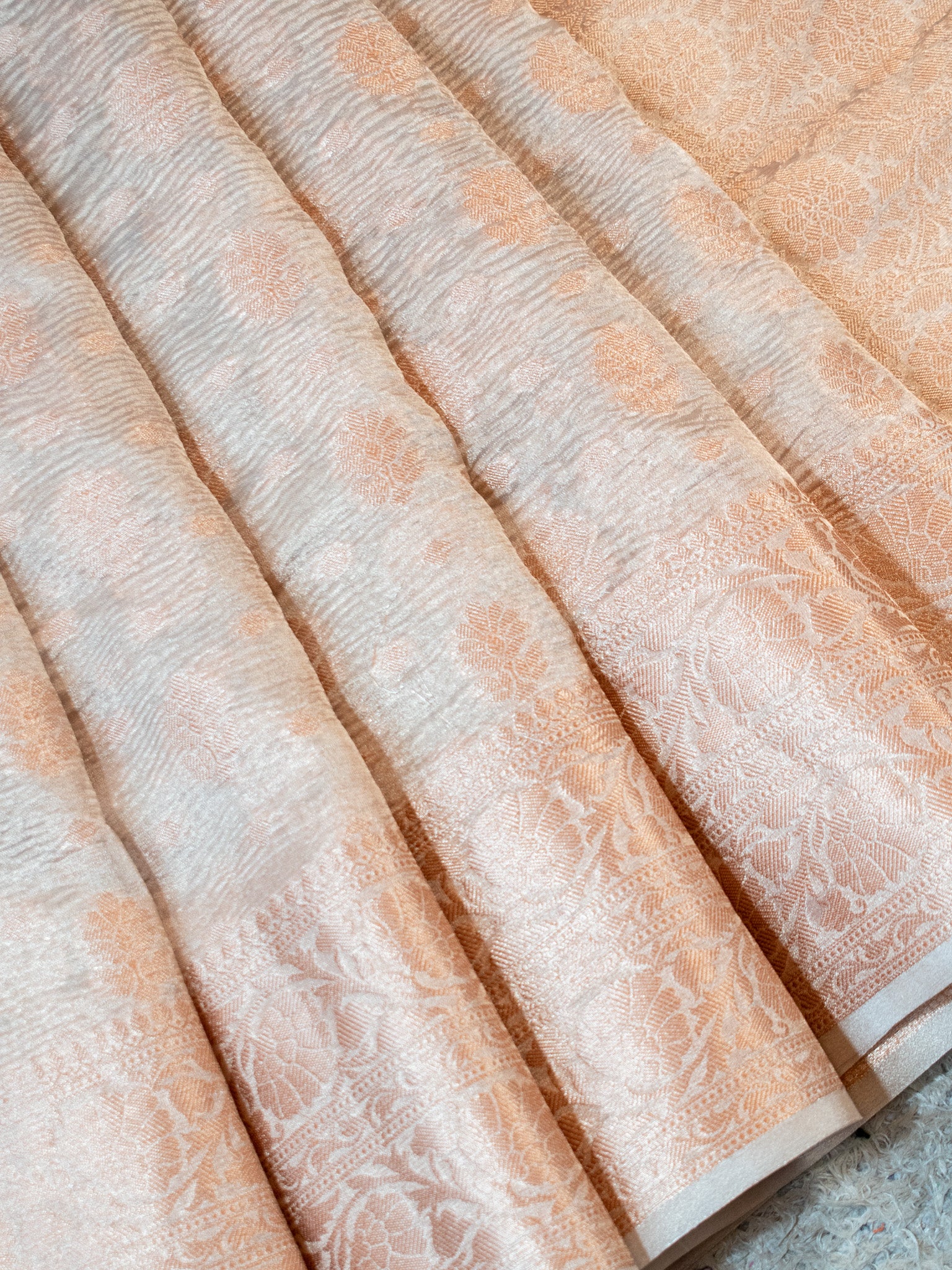 Banarasi Crushed Tissue Saree With Buti & Zari Border- Off White