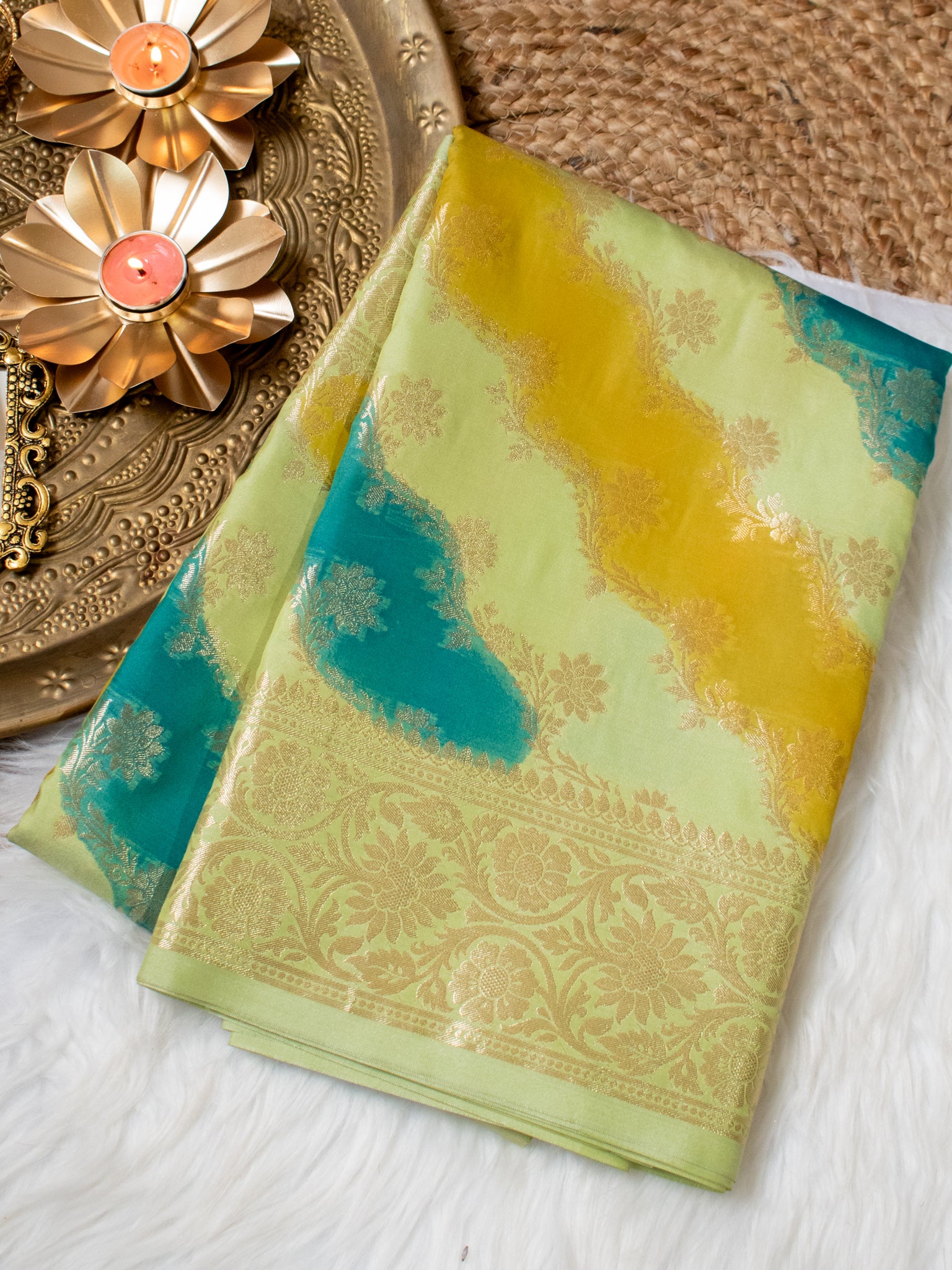 Banarasi Cotton Silk Saree With Zari Weaving & Border - Green