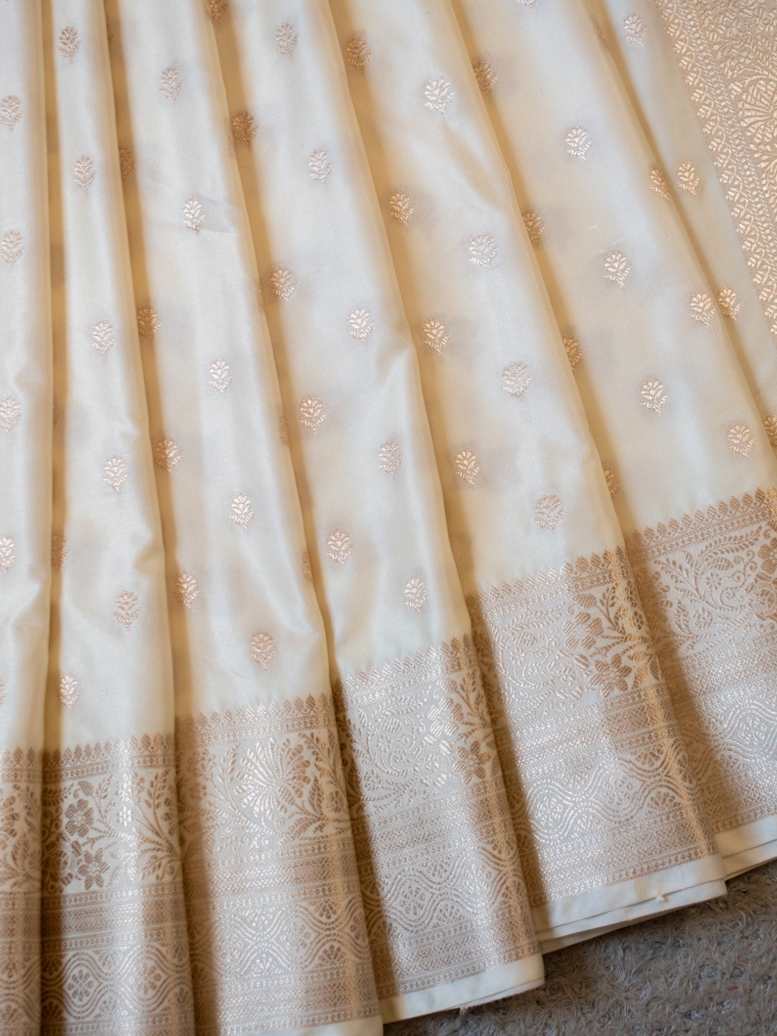 Banarasi Silk Saree With Buti Weaving & Border- Off White