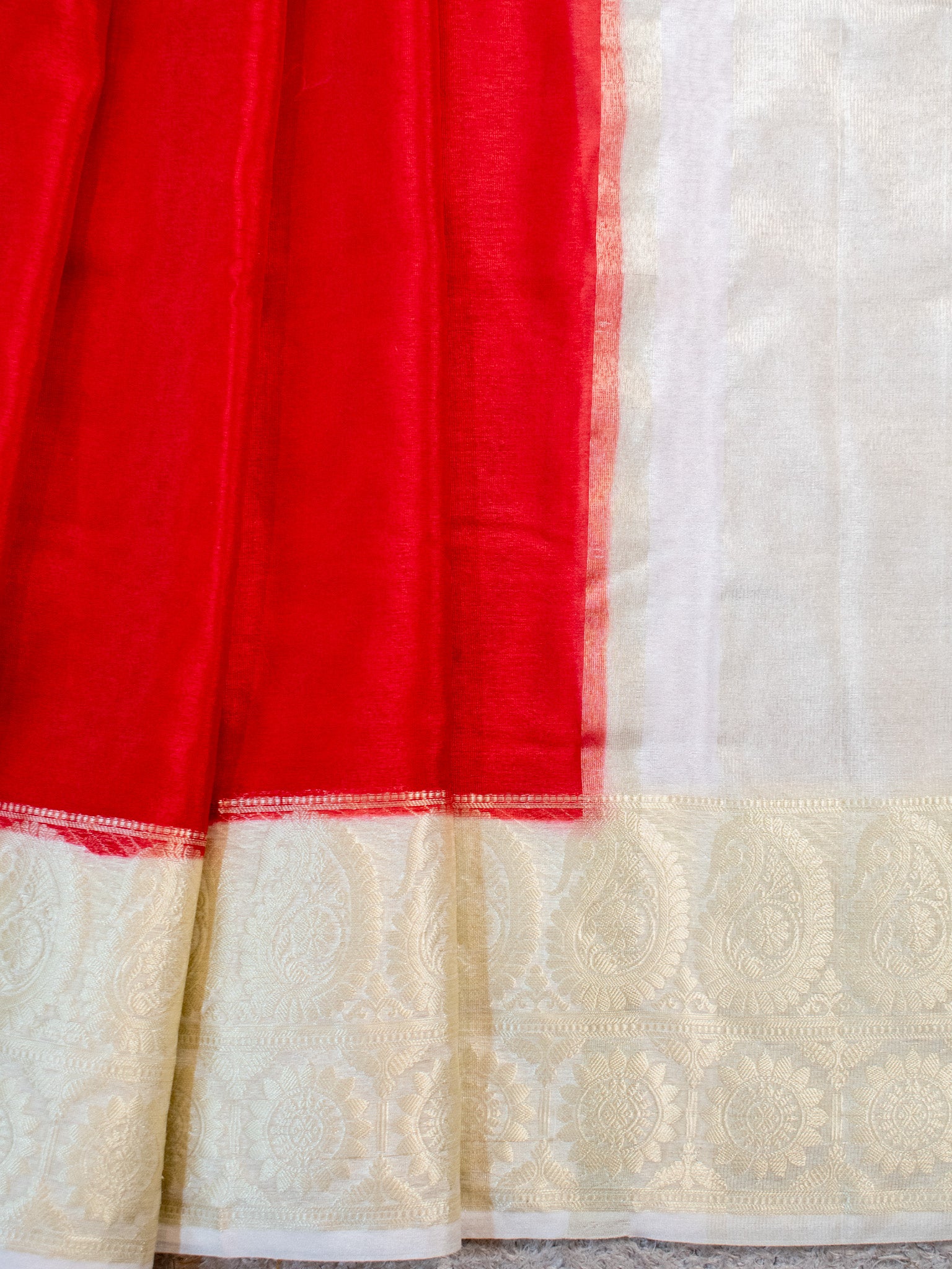 Banarasi Cotton Silk Saree With Silver Zari Weaving & Contrast Border-Red