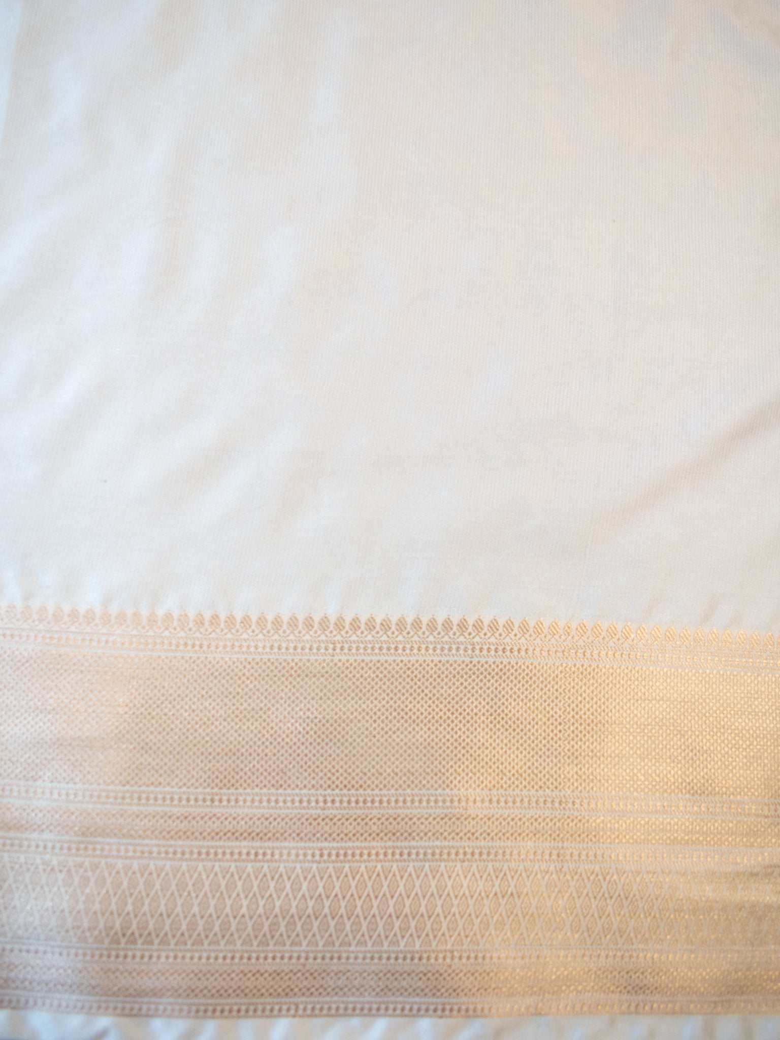Banarasi Silk Saree With Buti Weaving & Border- Off White
