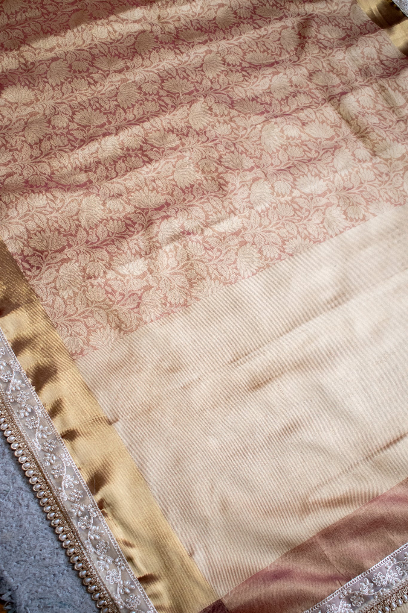 Banarasi Tissue Saree With Floral Zari Weaving & Lace Border - Peach