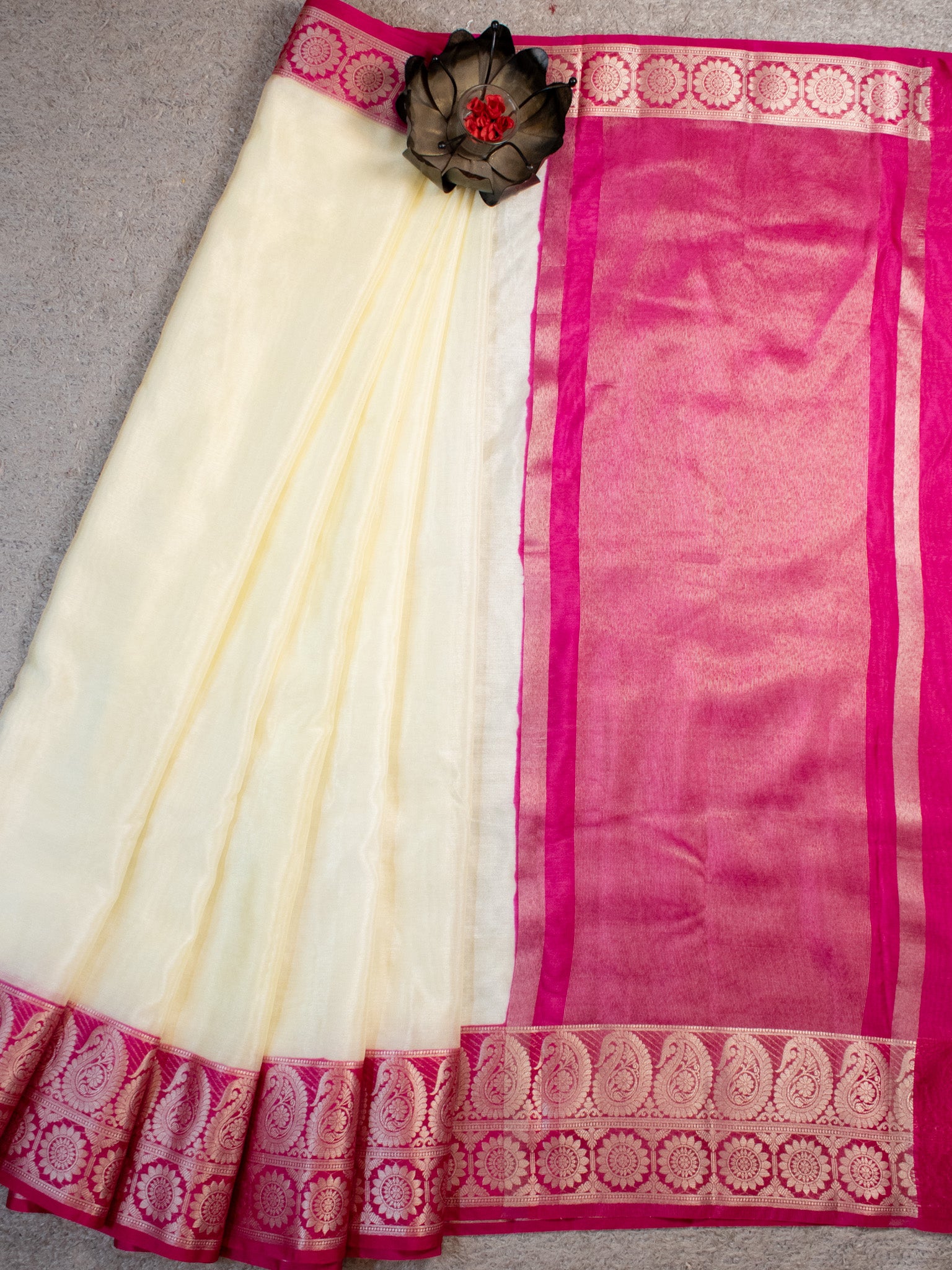 Banarasi Cotton Silk Saree With Silver Zari Weaving & Contrast Border-Off White