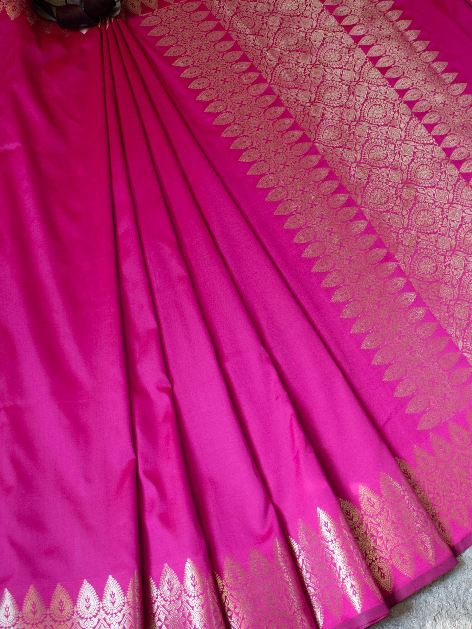 Banarasi Semi Silk Saree With Zari Weaving & Border - Pink