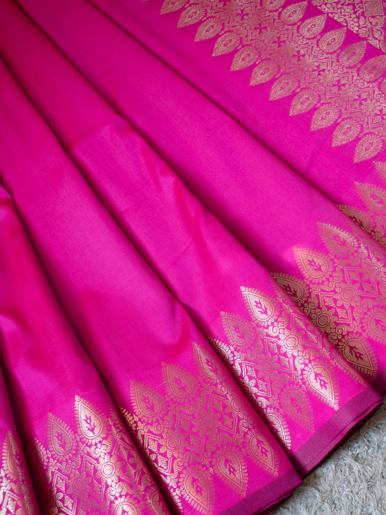 Banarasi Semi Silk Saree With Zari Weaving & Border - Pink