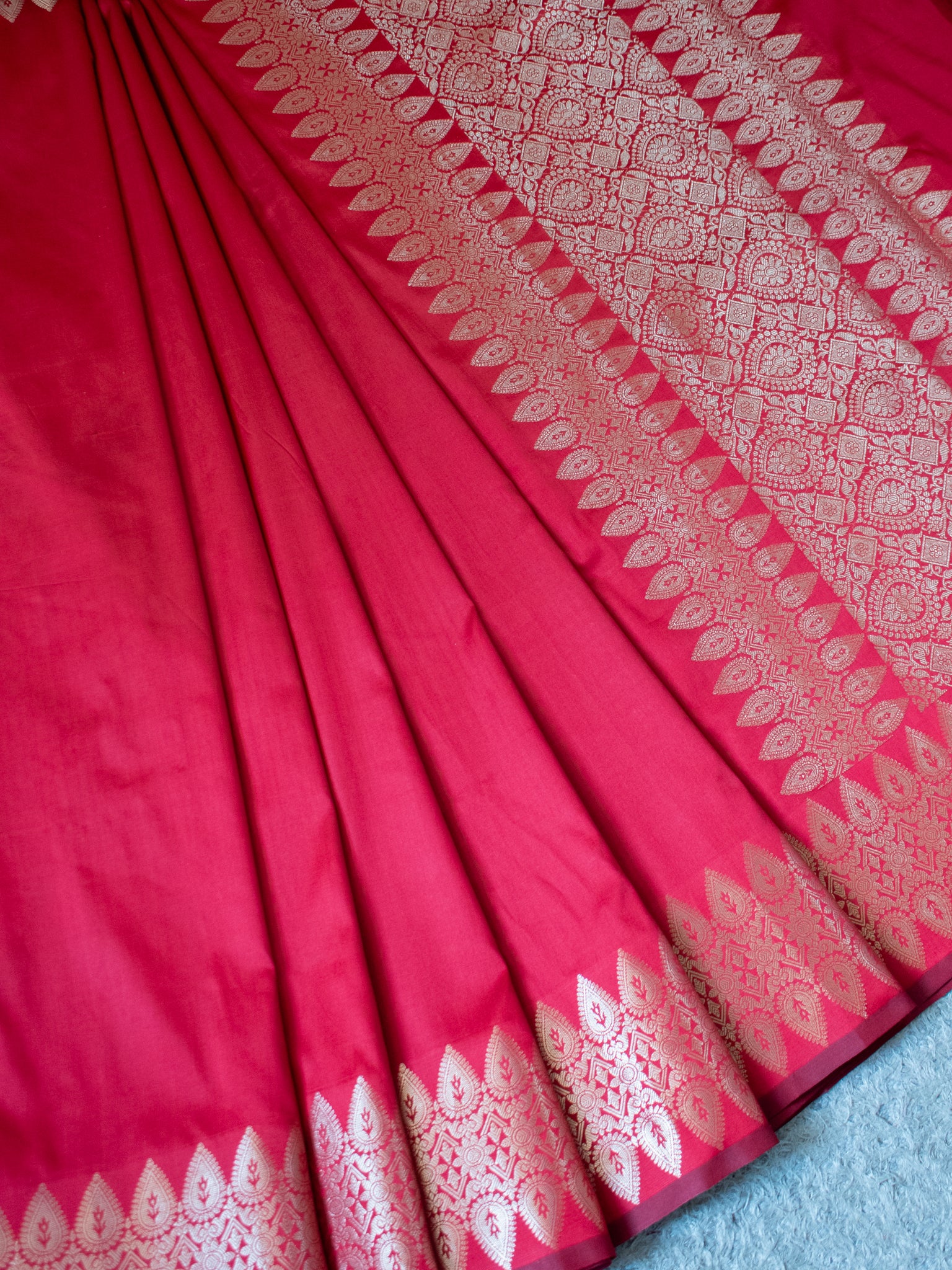 Banarasi Semi Silk Saree With Zari Weaving & Border - Red