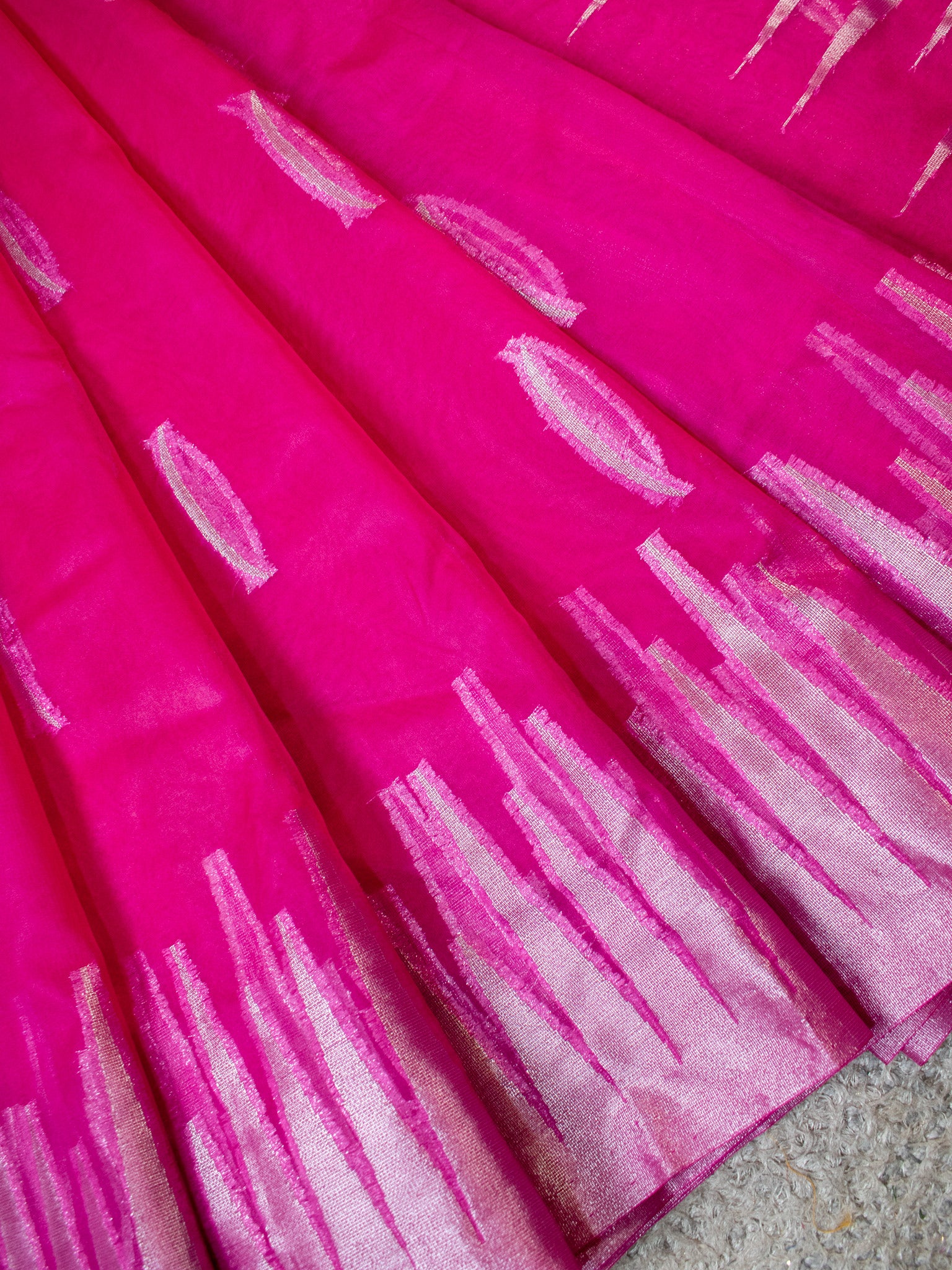 Banarasi Organza Saree With Silver Zari Border-Pink