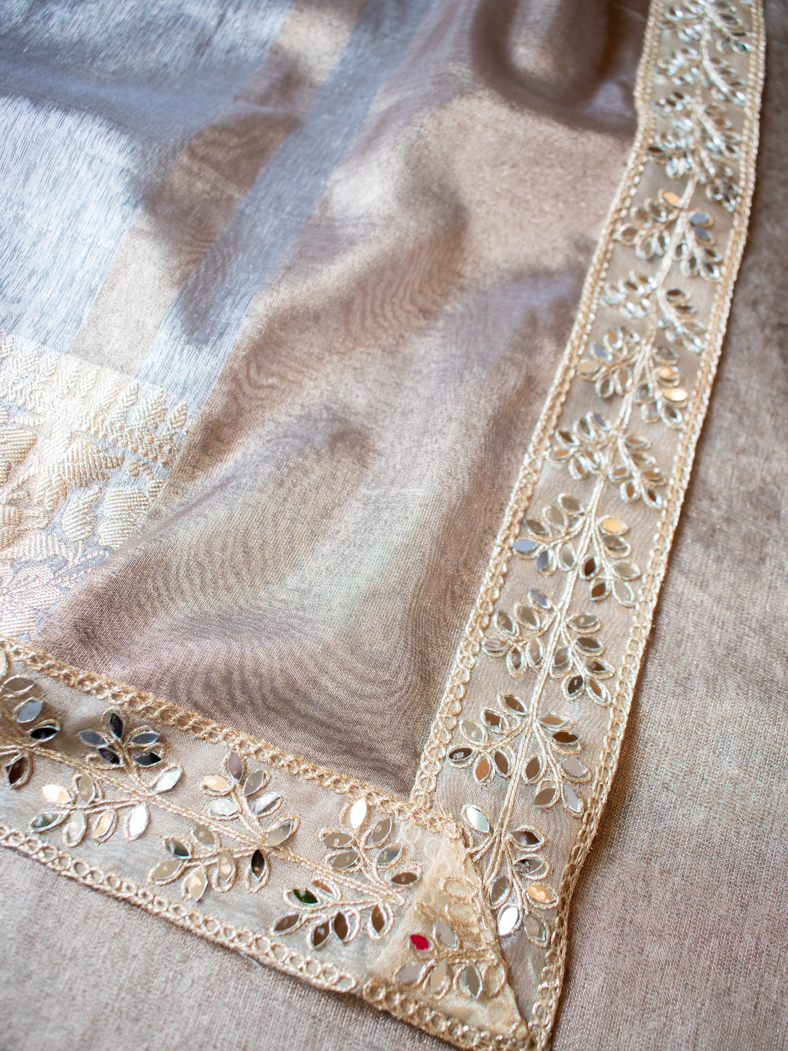 Banarasi Tissue Saree With Lace Border - Grey