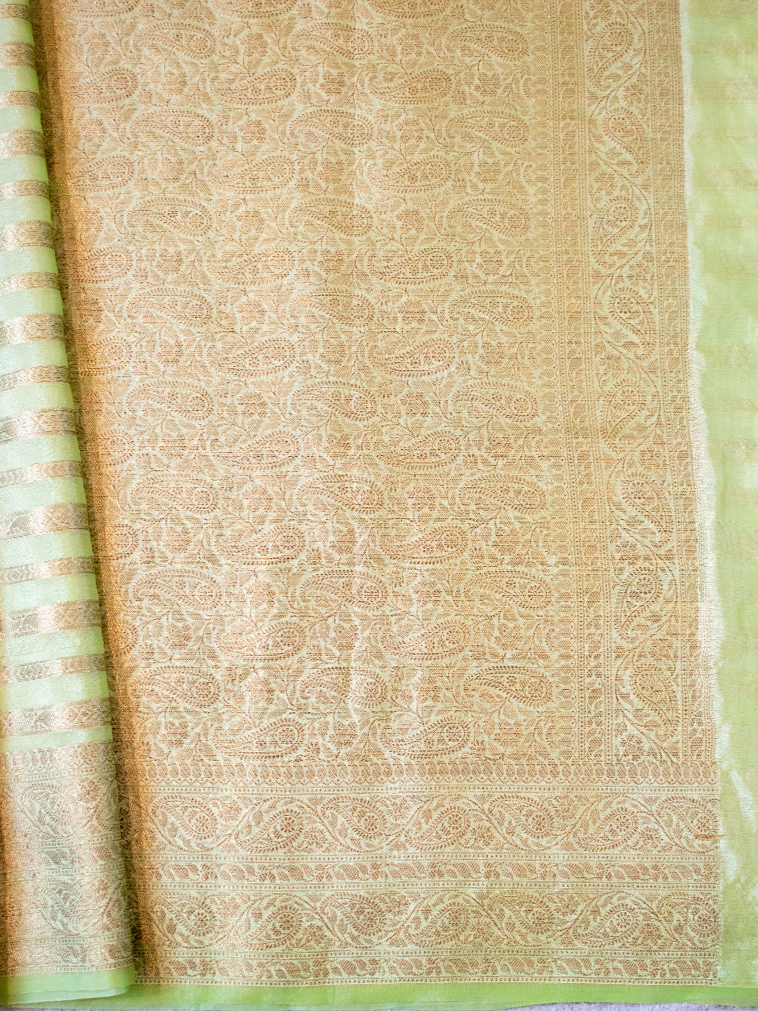 Banarasi Semi Cotton Saree Antique Weaving & Border- Green