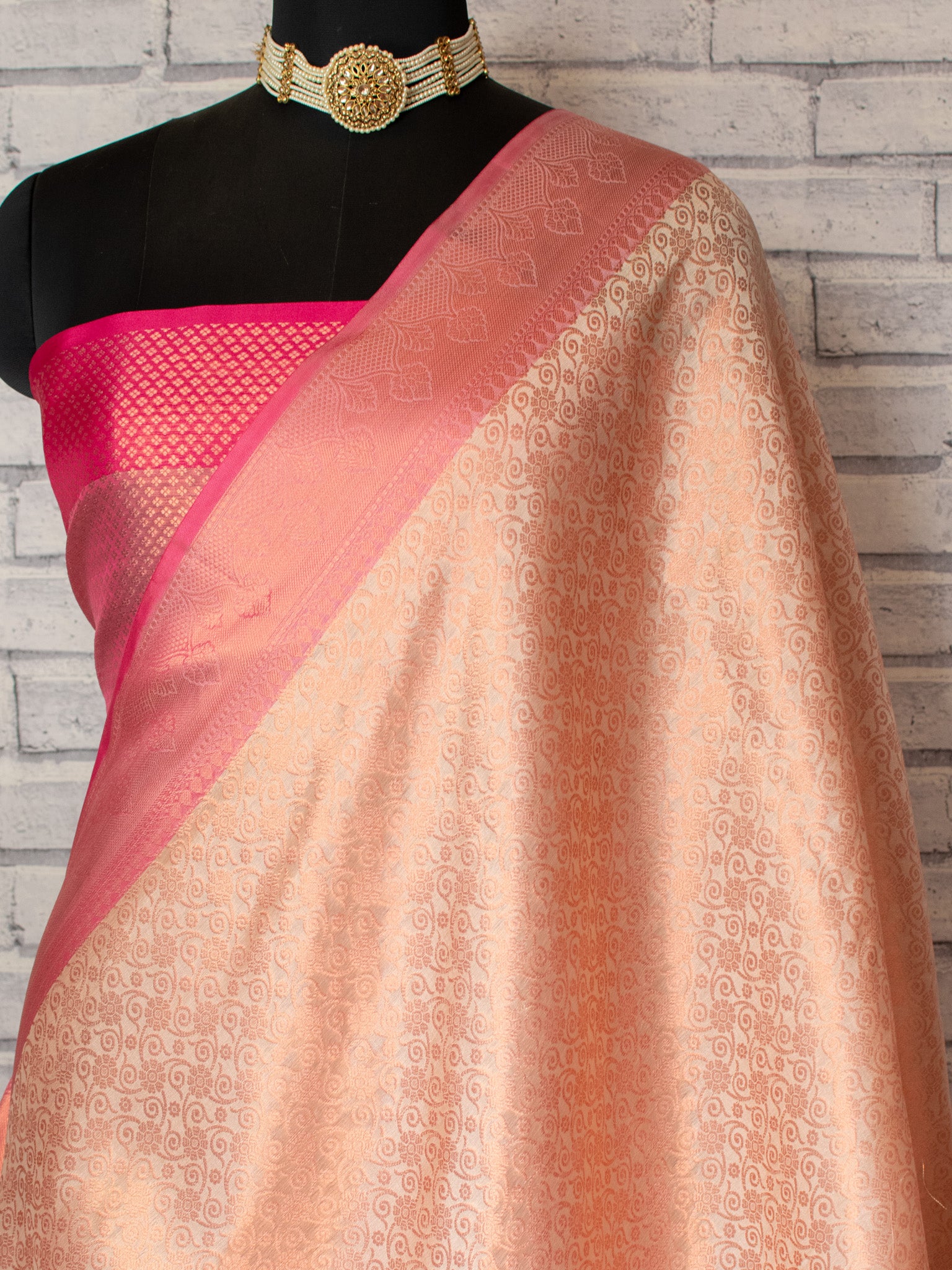 Banarasi Kora Muslin Saree With Tanchoi Weaving & Contrast Border-Beige