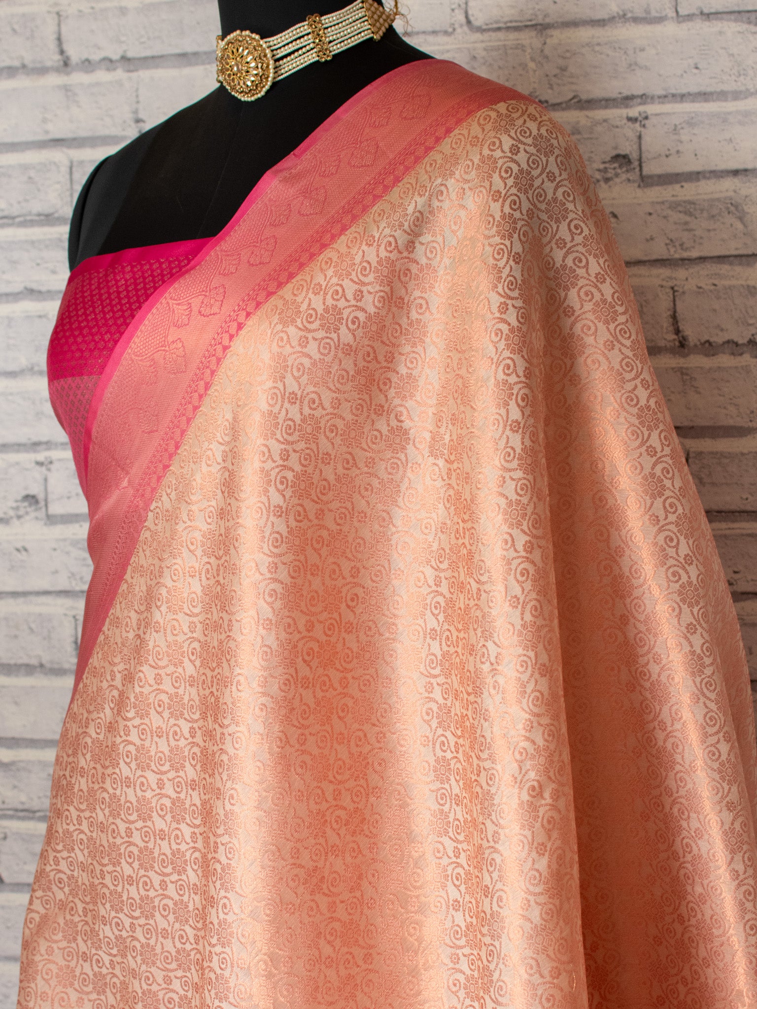 Banarasi Kora Muslin Saree With Tanchoi Weaving & Contrast Border-Beige