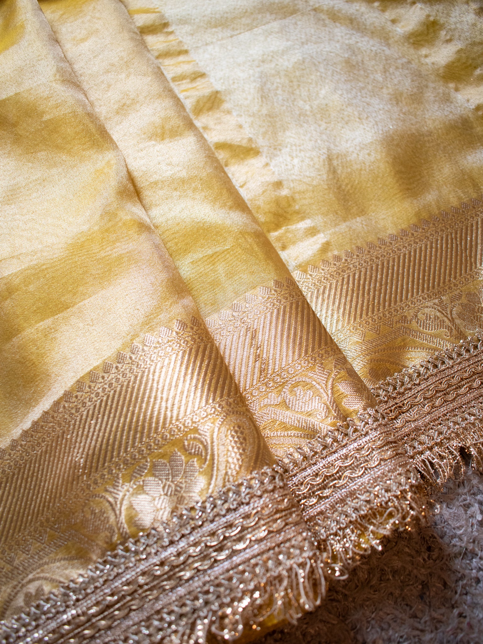 Banarasi Tissue Saree With Lace Border - Golden