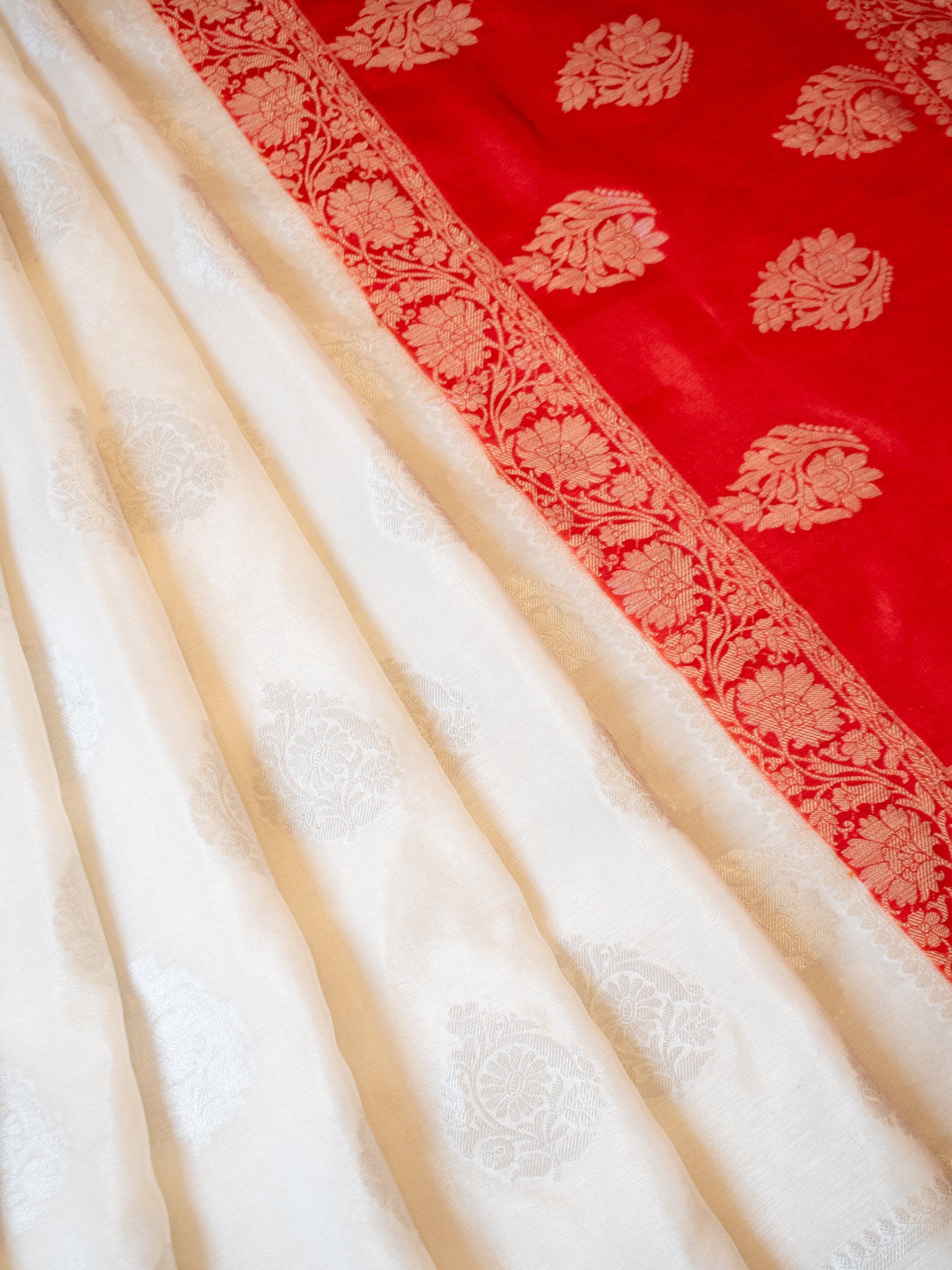 Banarasi Dupion Warm Silk Saree With Silver Buta & Contrast Border- White