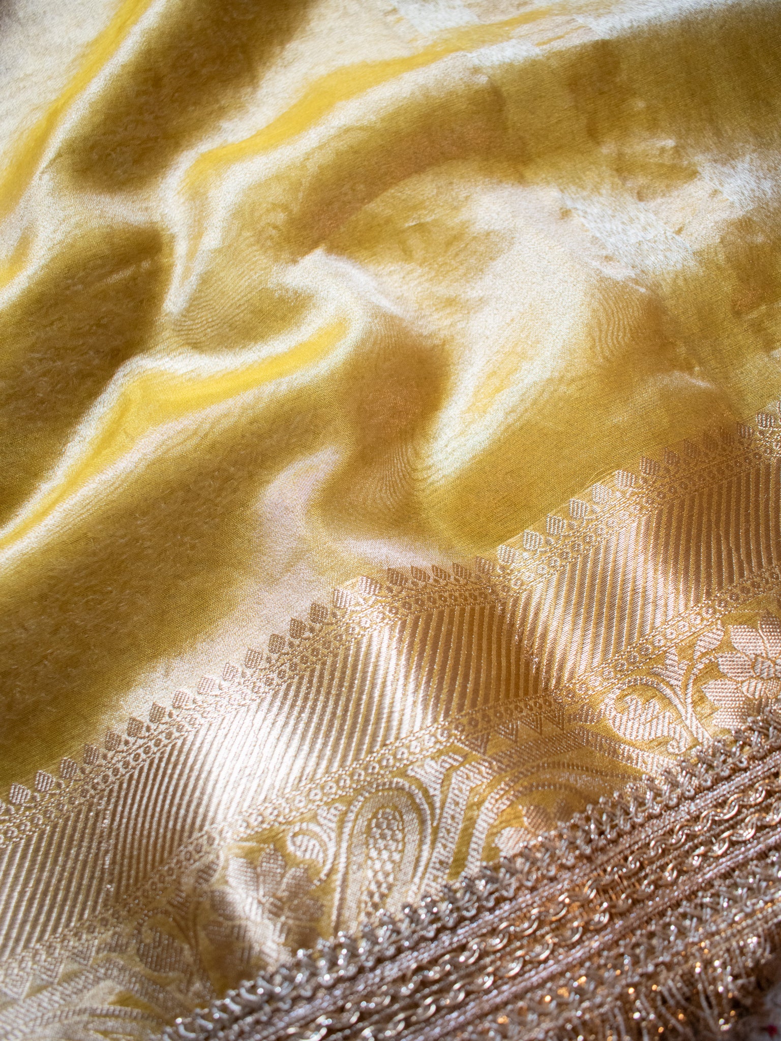 Banarasi Tissue Saree With Lace Border - Golden