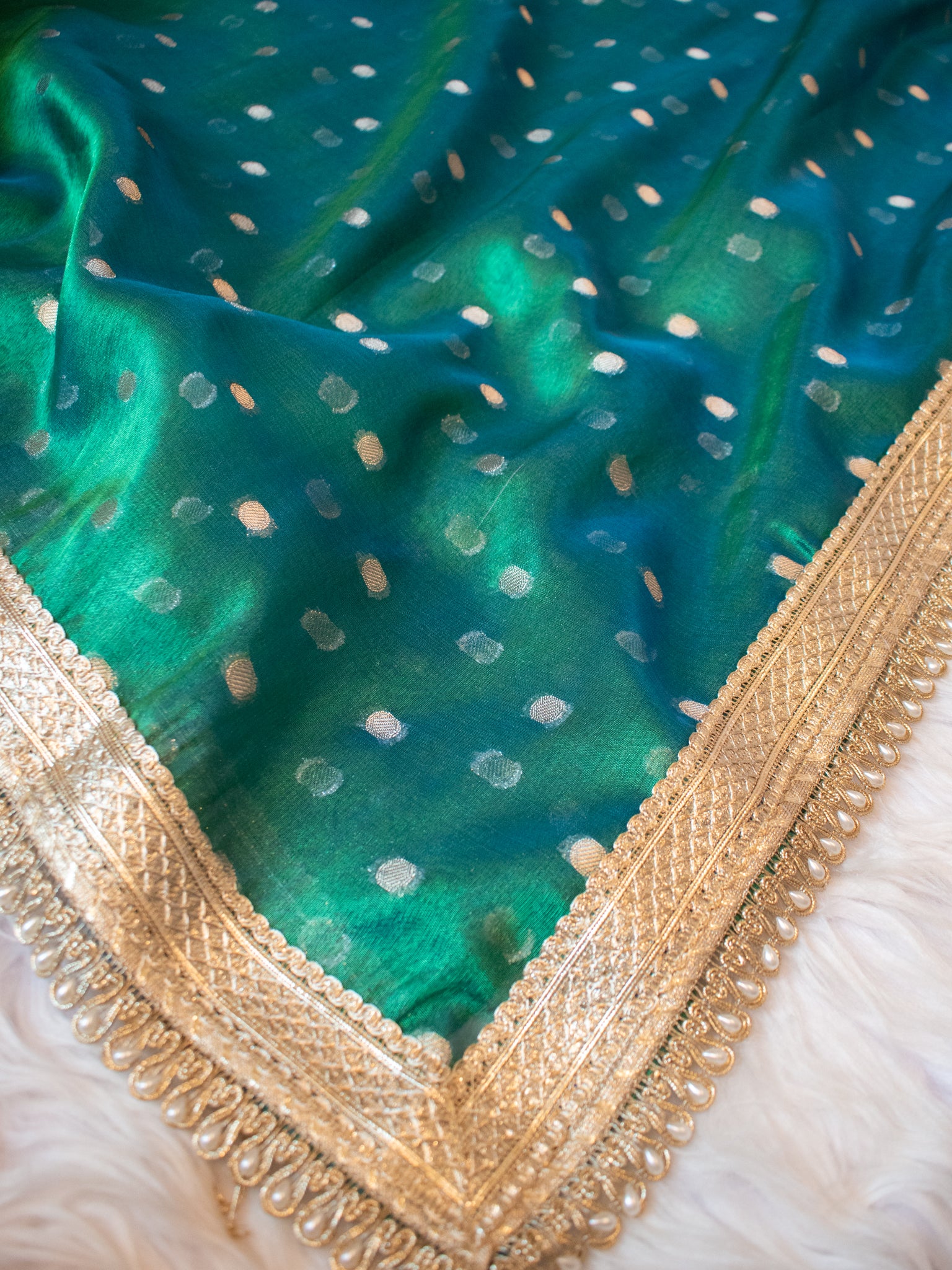 Banarasi Tissue Saree With Zari Weaving & Lace Border - Green