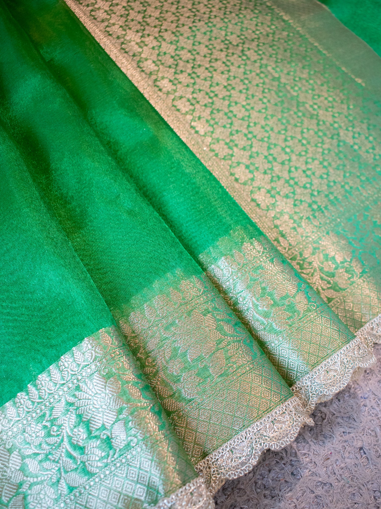 Banarasi Plain Tissue Saree With Lace Border - Green