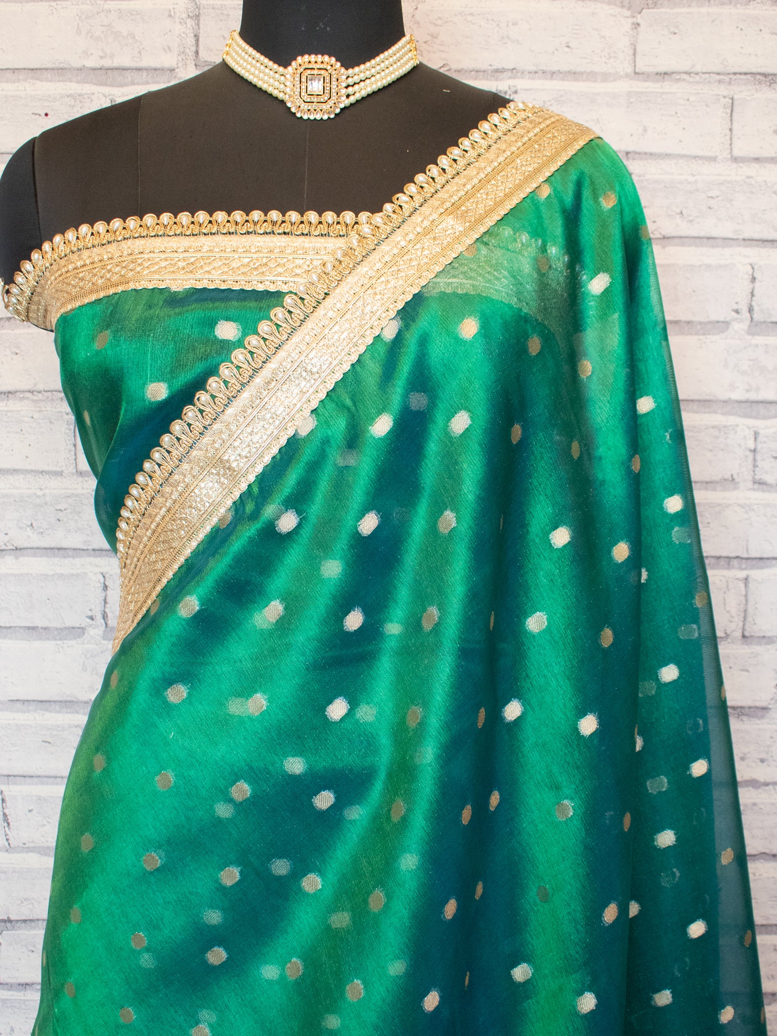 Banarasi Tissue Saree With Zari Weaving & Lace Border - Green