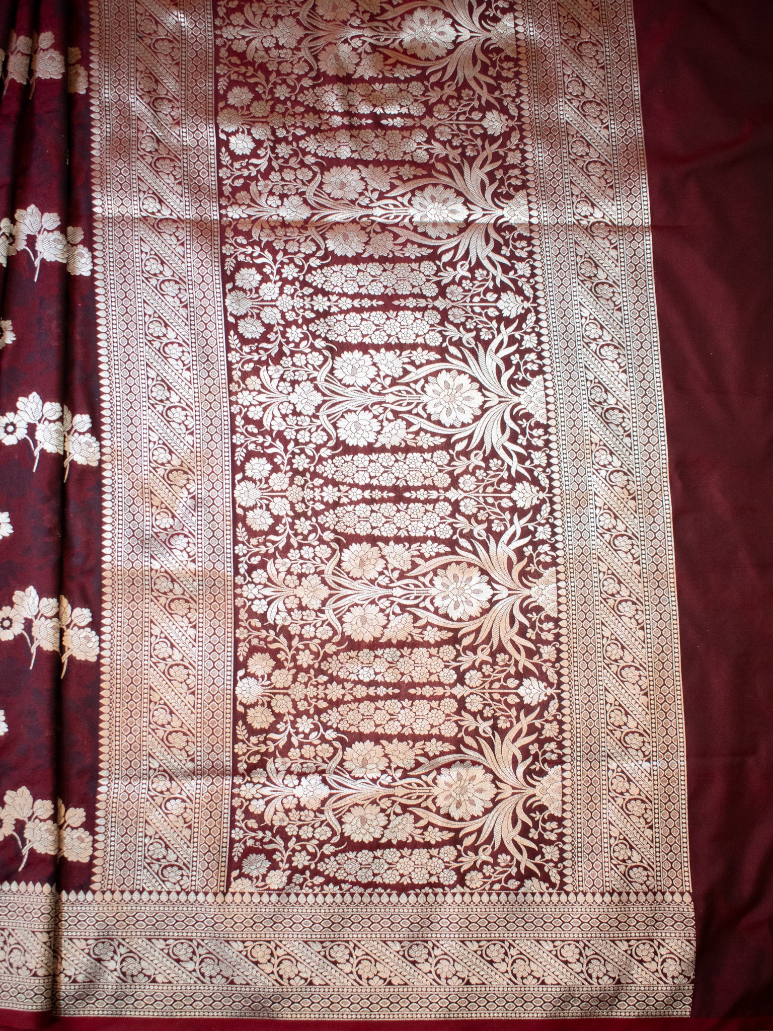 Banarasi Art Katan Silk Saree With Zari Buta Weaving & Tanchoi Weaving- Maroon