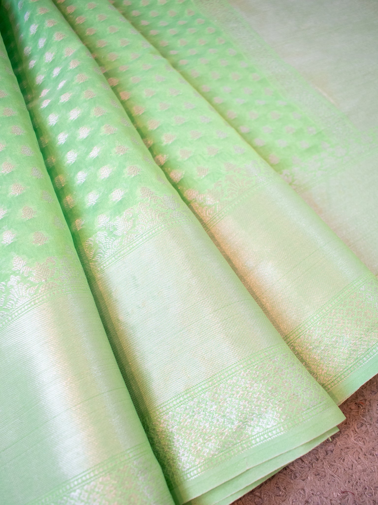 Banarasi Cotton Silk Saree With Silver Zari Buti Weaving & Border -Green