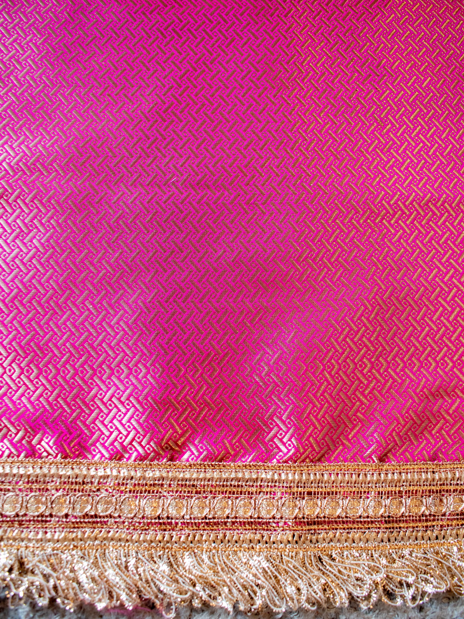 Banarasi Semi Silk Saree With Buti Zari Weaving & Lace Border - Pink