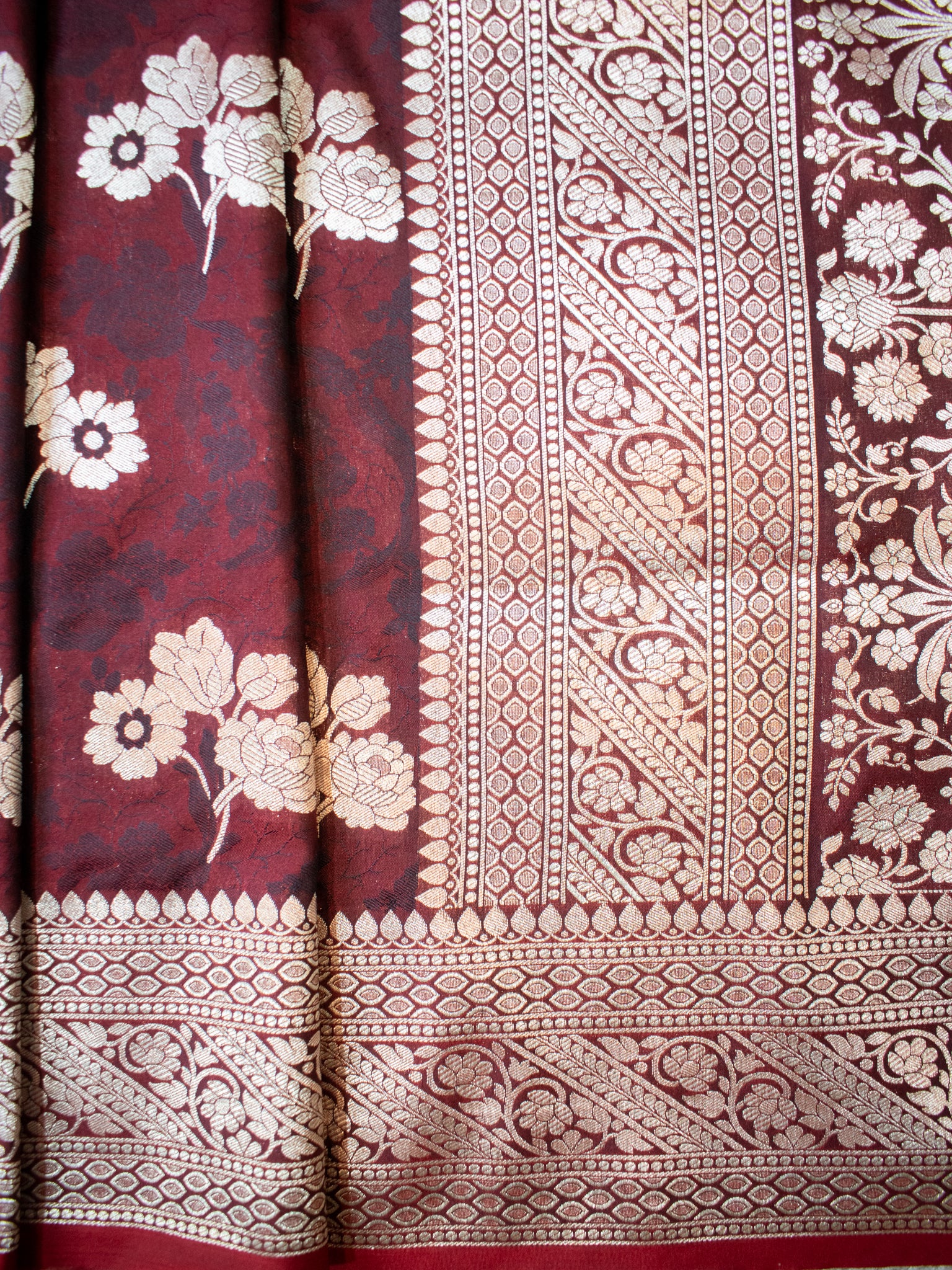 Banarasi Art Katan Silk Saree With Zari Buta Weaving & Tanchoi Weaving- Maroon
