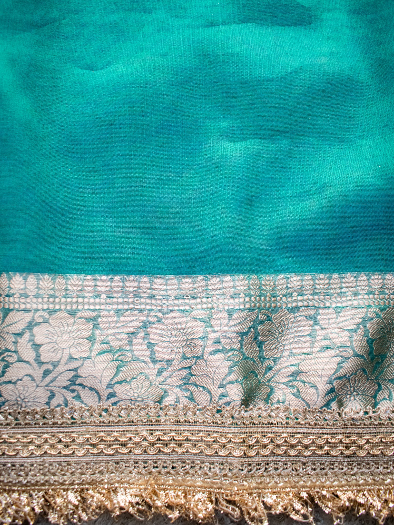 Banarasi Tissue Saree With Zari Weaving & Lace Border - Green