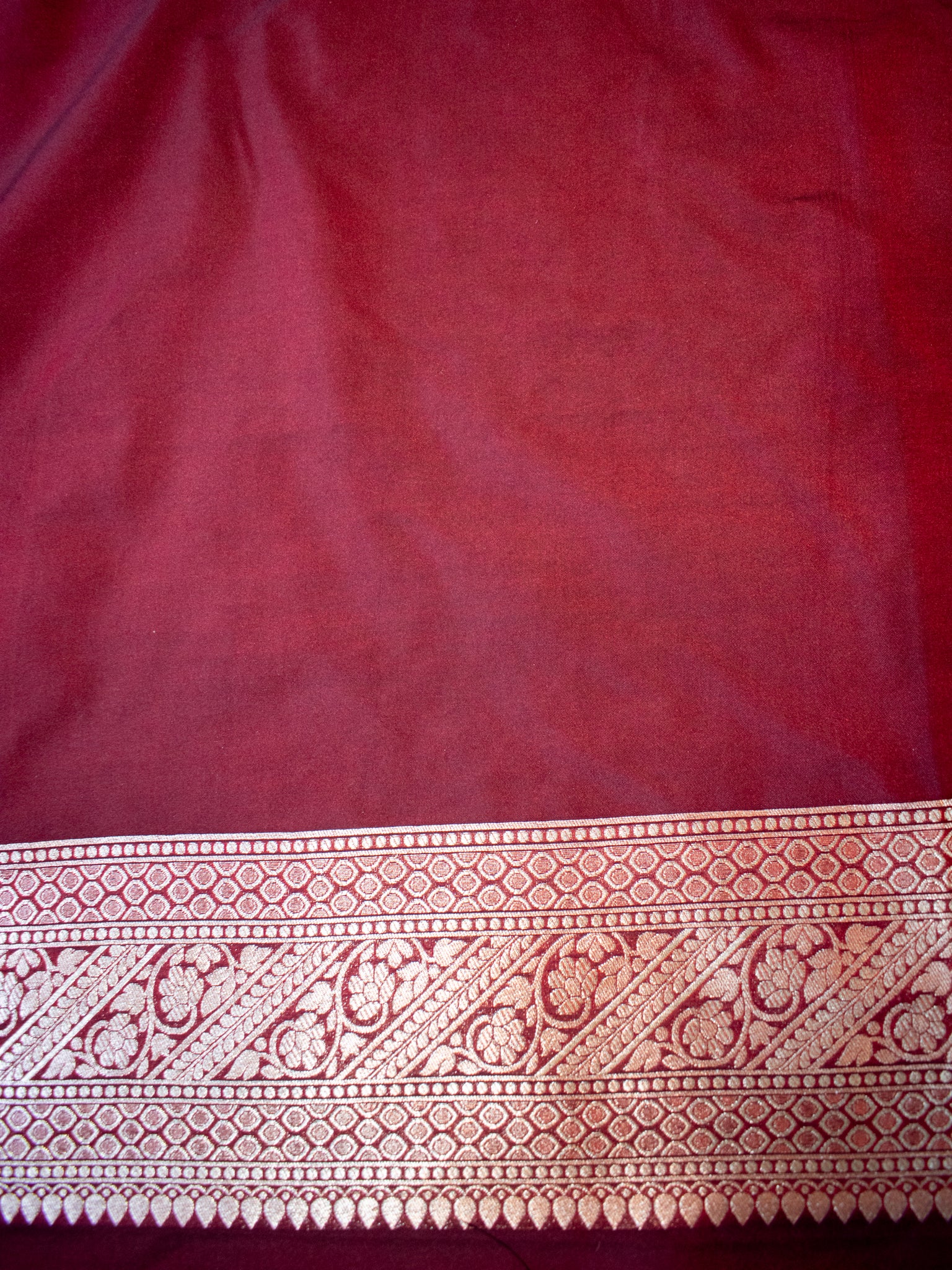 Banarasi Art Katan Silk Saree With Zari Buta Weaving & Tanchoi Weaving- Maroon