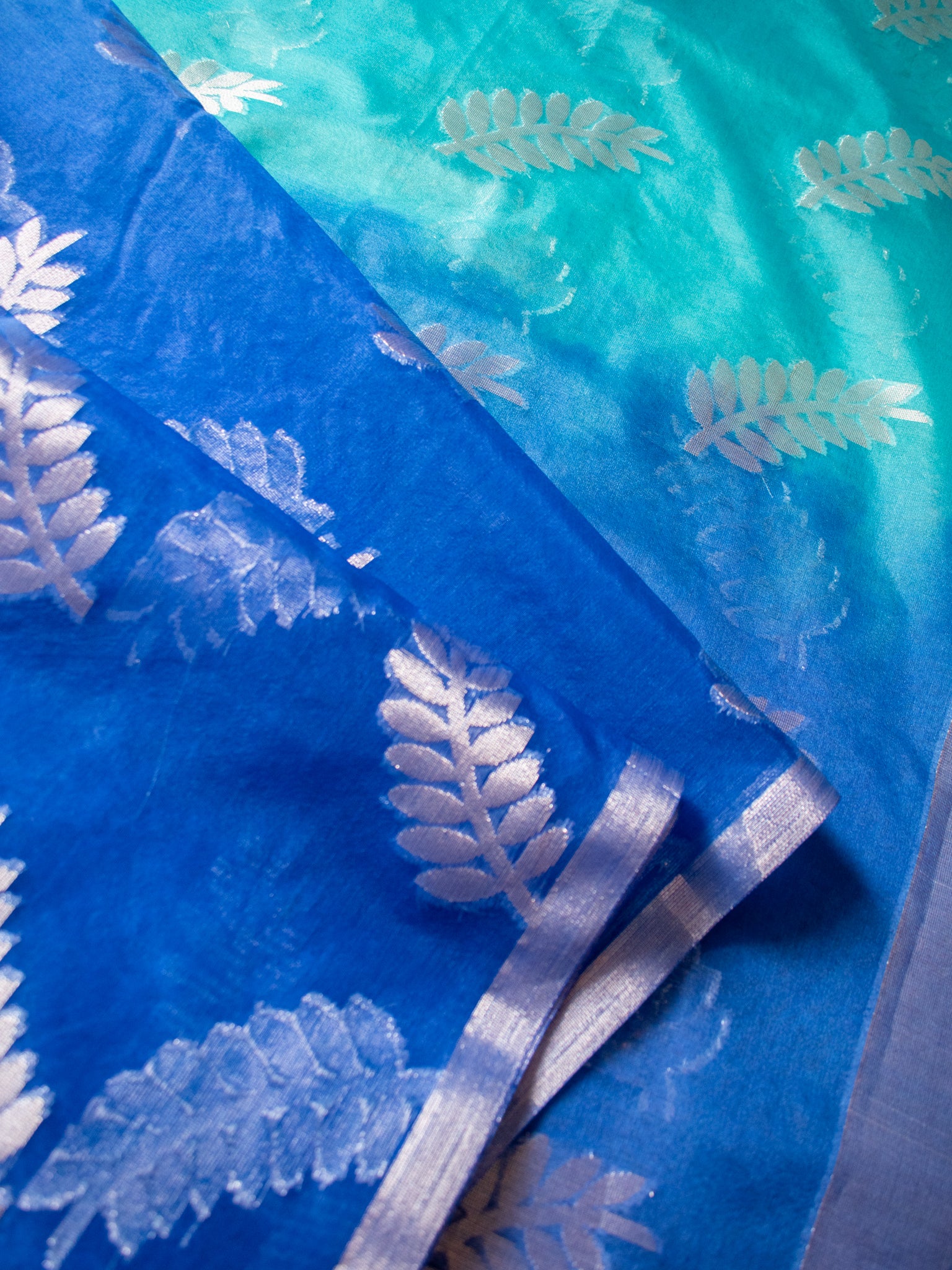 Banarasi Organza Dual Shade Saree With Zari Border- Blue & White