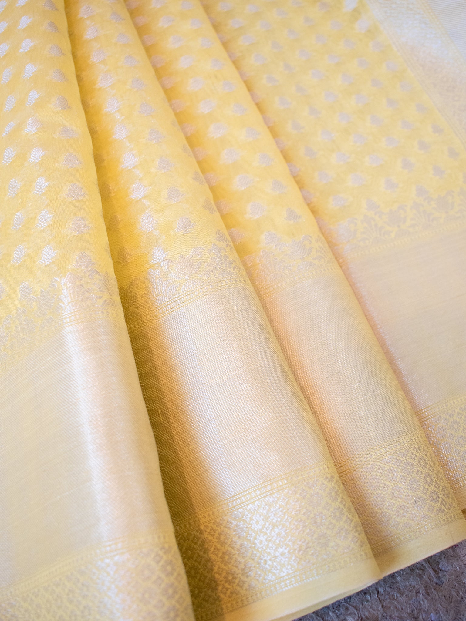 Banarasi Cotton Silk Saree With Silver Zari Buti Weaving & Border -Yellow