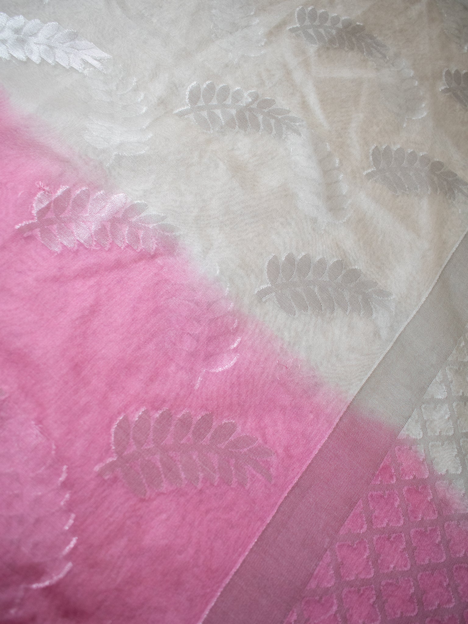 Banarasi Organza Dual Shade Saree With Zari Border- Pink & White