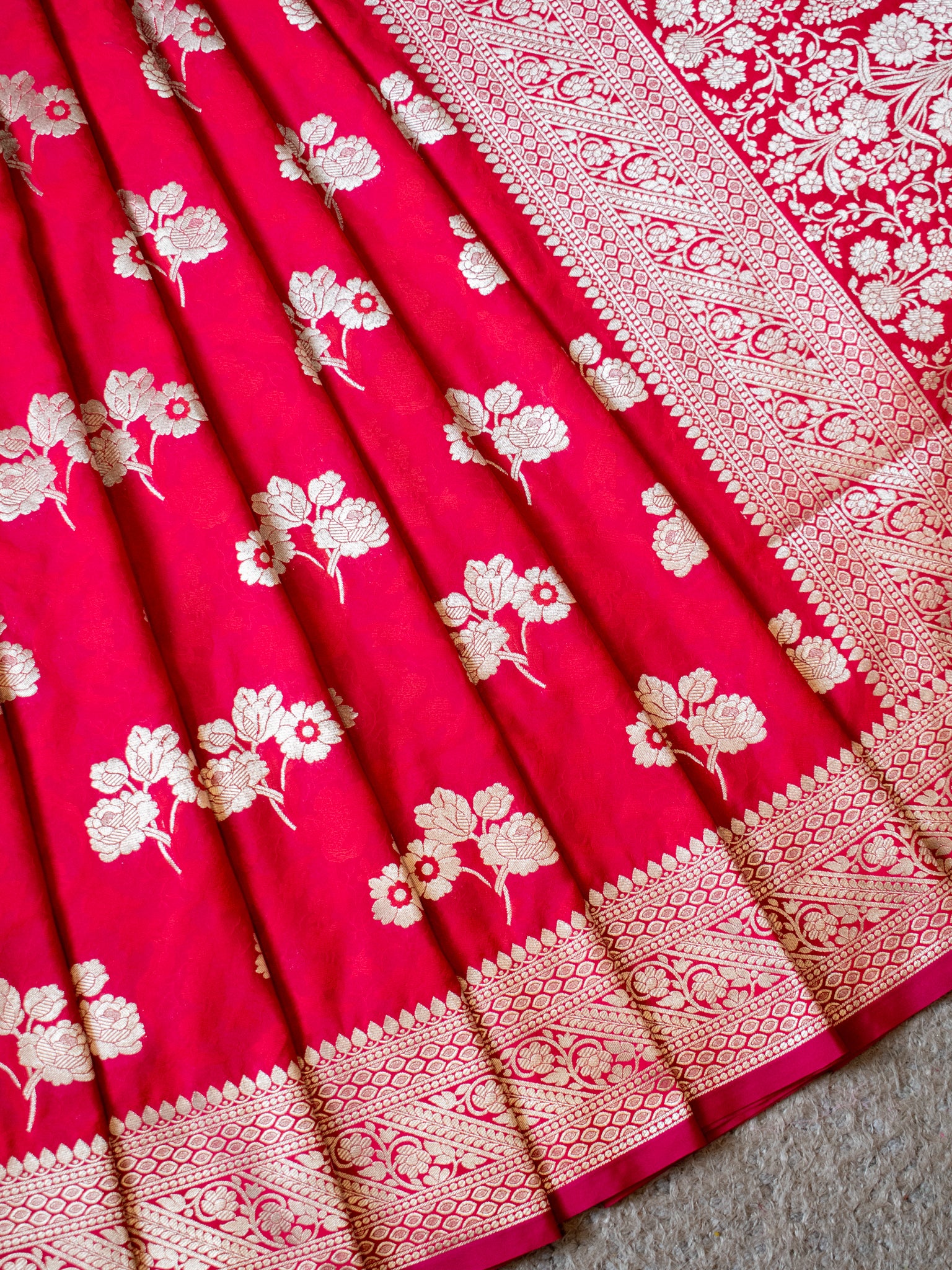 Banarasi Art Katan Silk Saree With Zari Buta Weaving & Tanchoi Weaving- Magenta