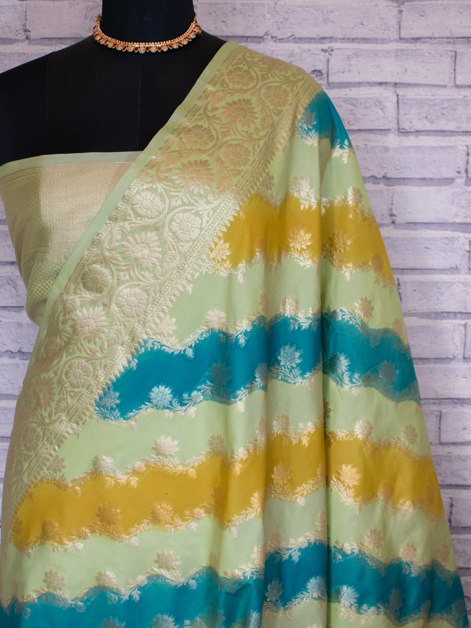 Banarasi Cotton Silk Saree With Zari Weaving & Border - Green