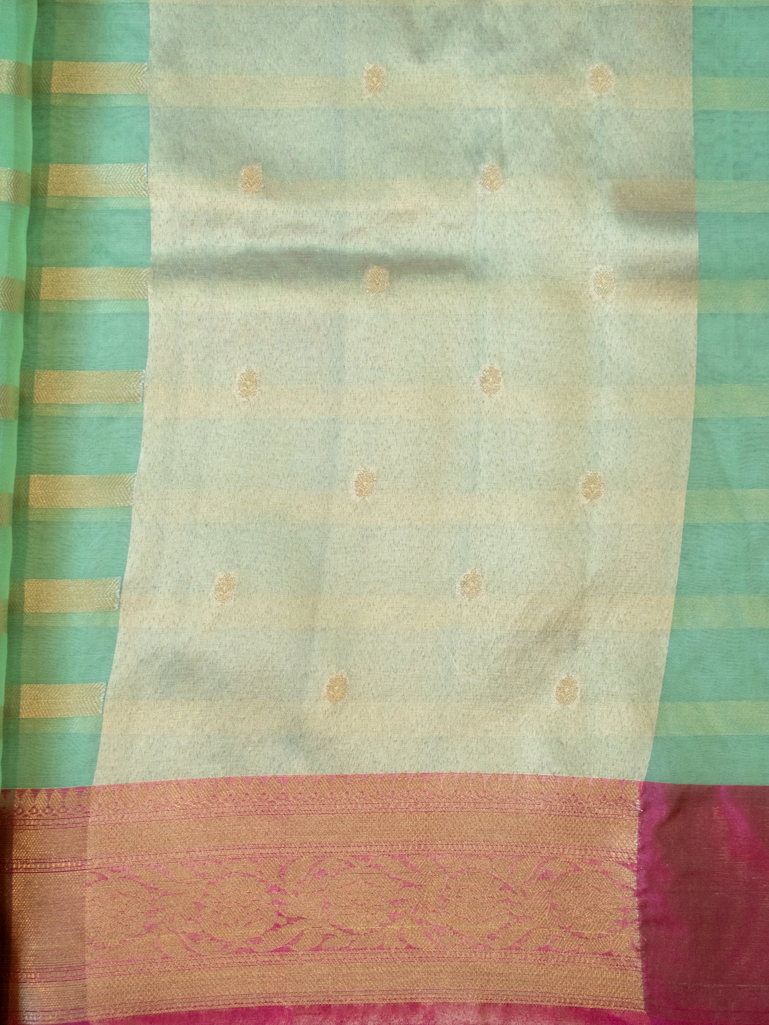 Banarasi Organza Saree With Weaving & Contrast Border - Green