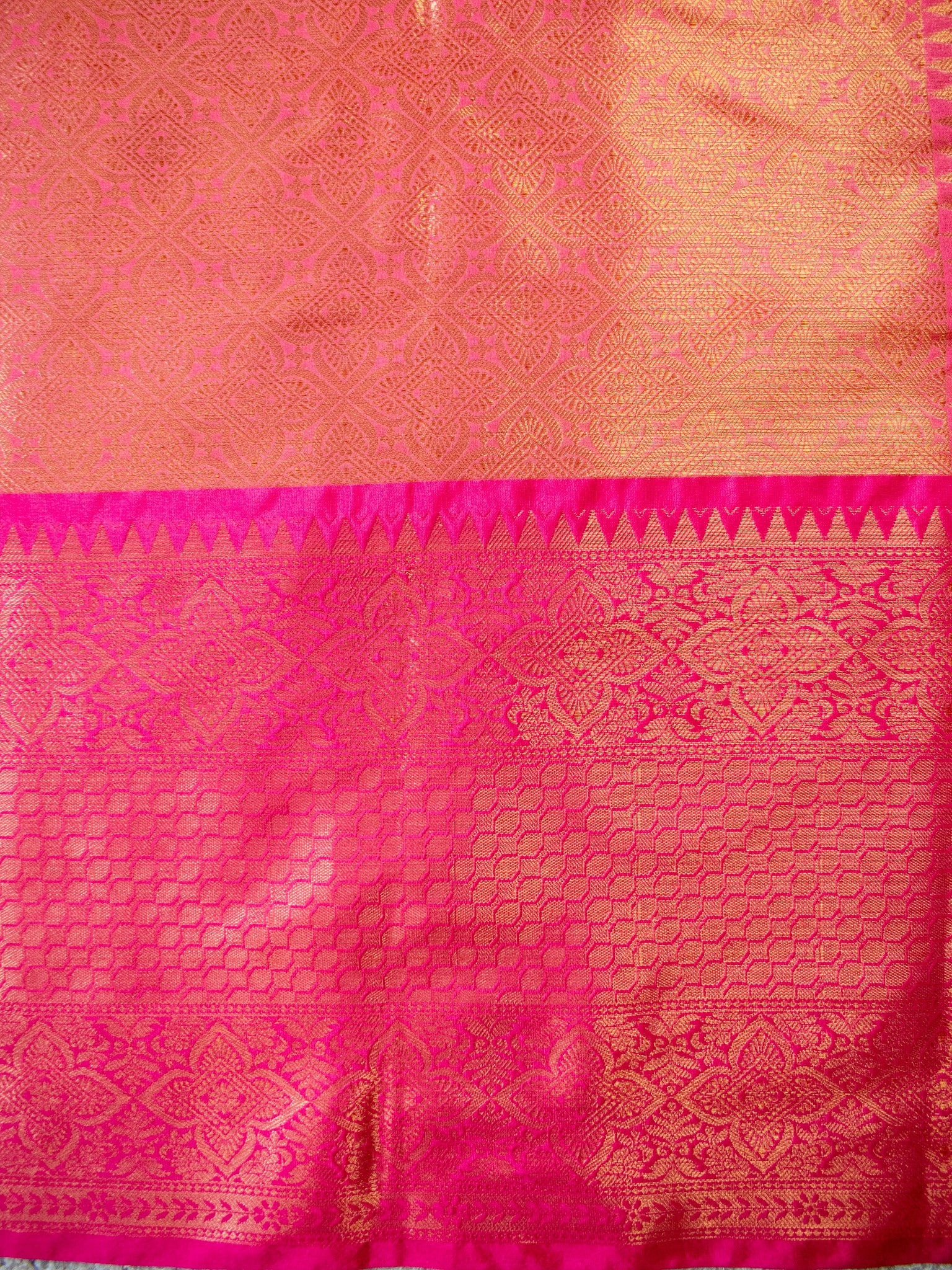 Banarasi Kora Muslin Saree With Copper Zari Weaving & Border-Peach & Gold