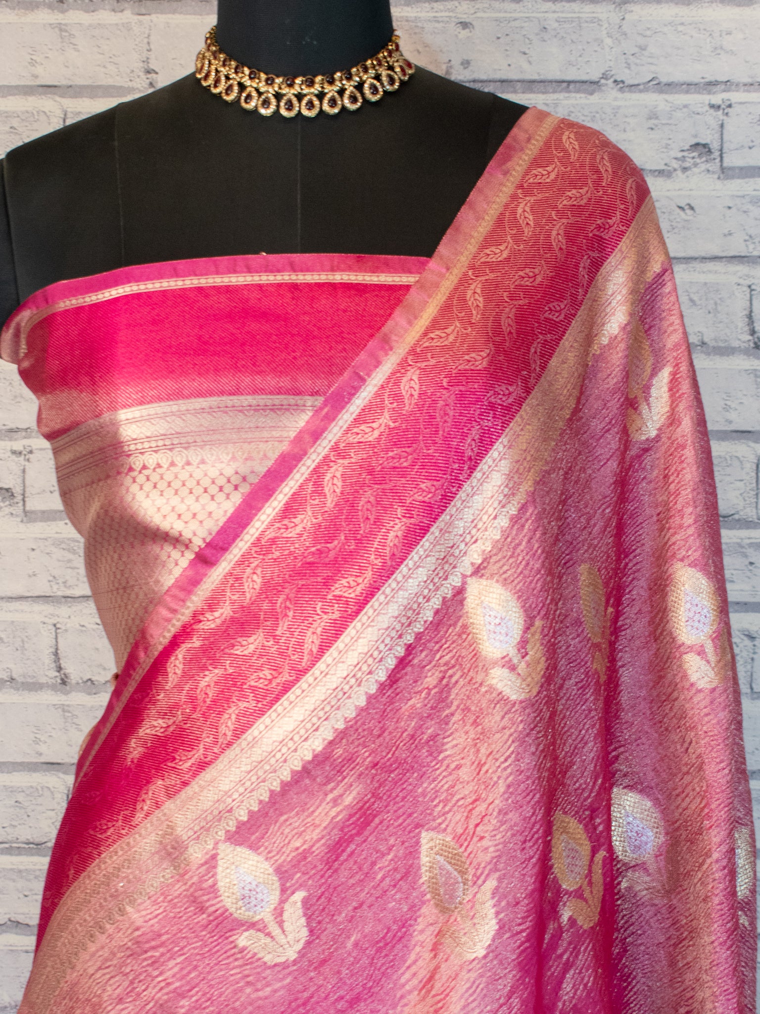 Banarasi Katan Crushed Tissue Saree With Border - Pink