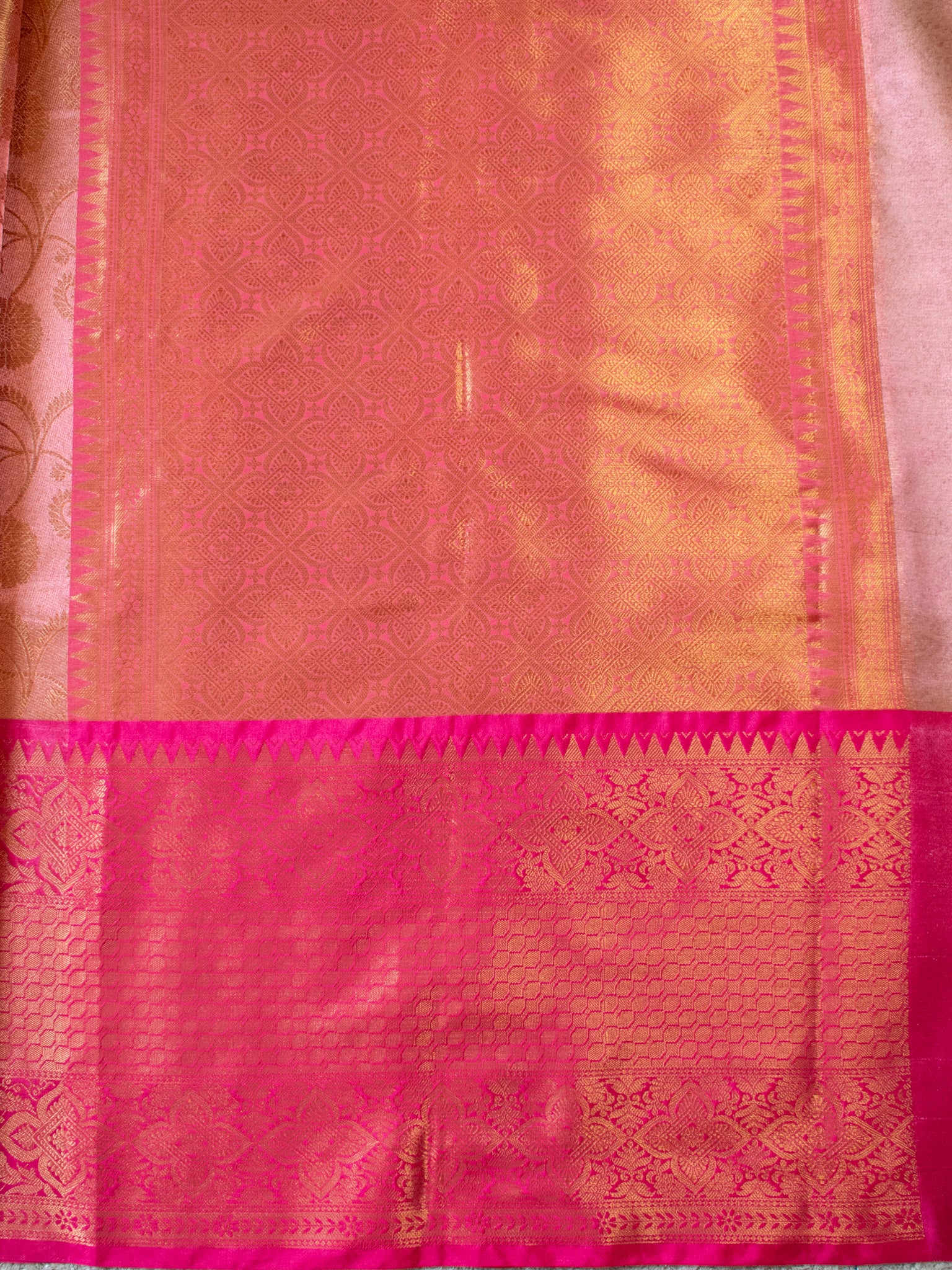 Banarasi Kora Muslin Saree With Copper Zari Weaving & Border-Peach & Gold