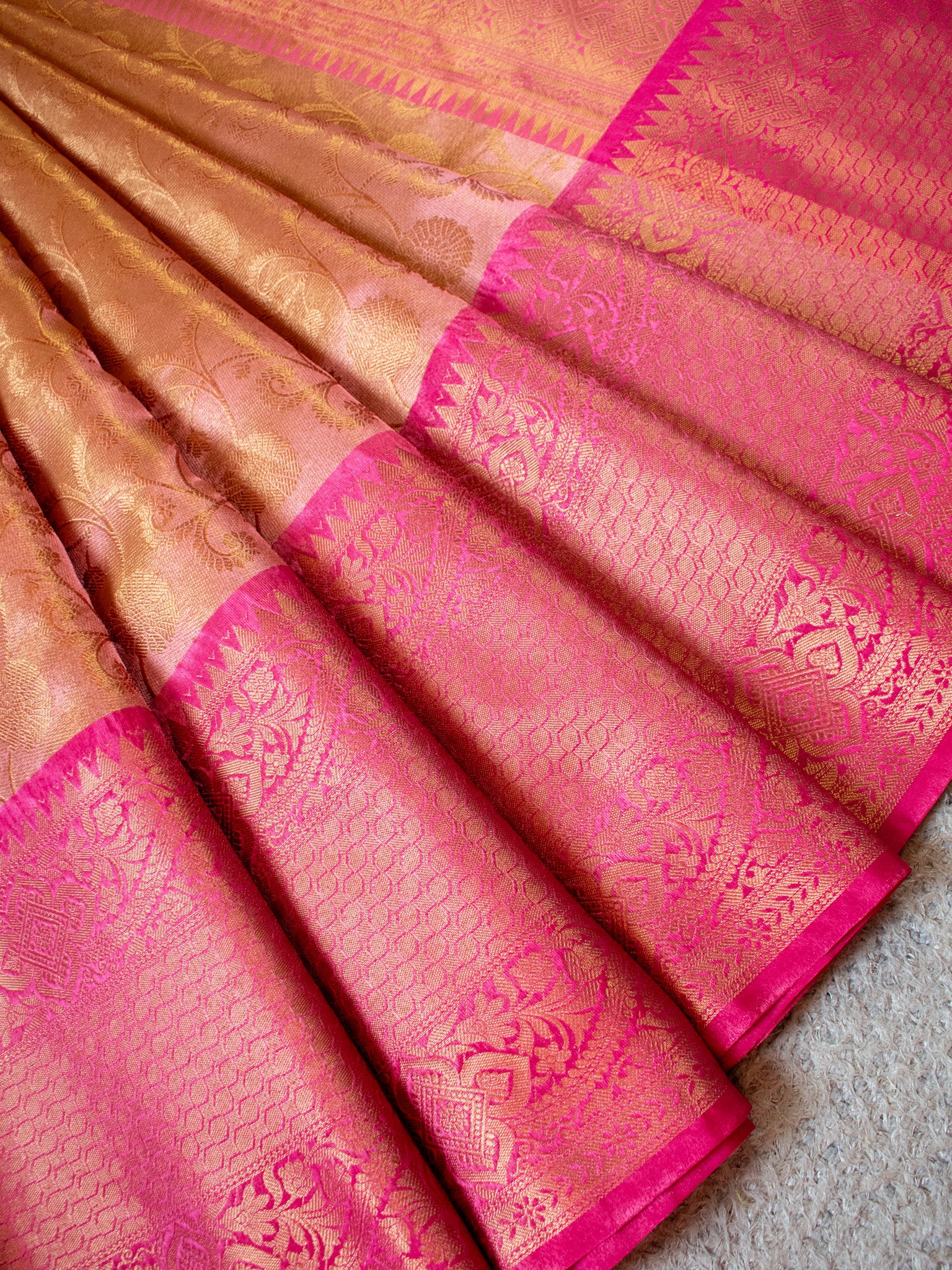 Banarasi Kora Muslin Saree With Copper Zari Weaving & Border-Peach & Gold