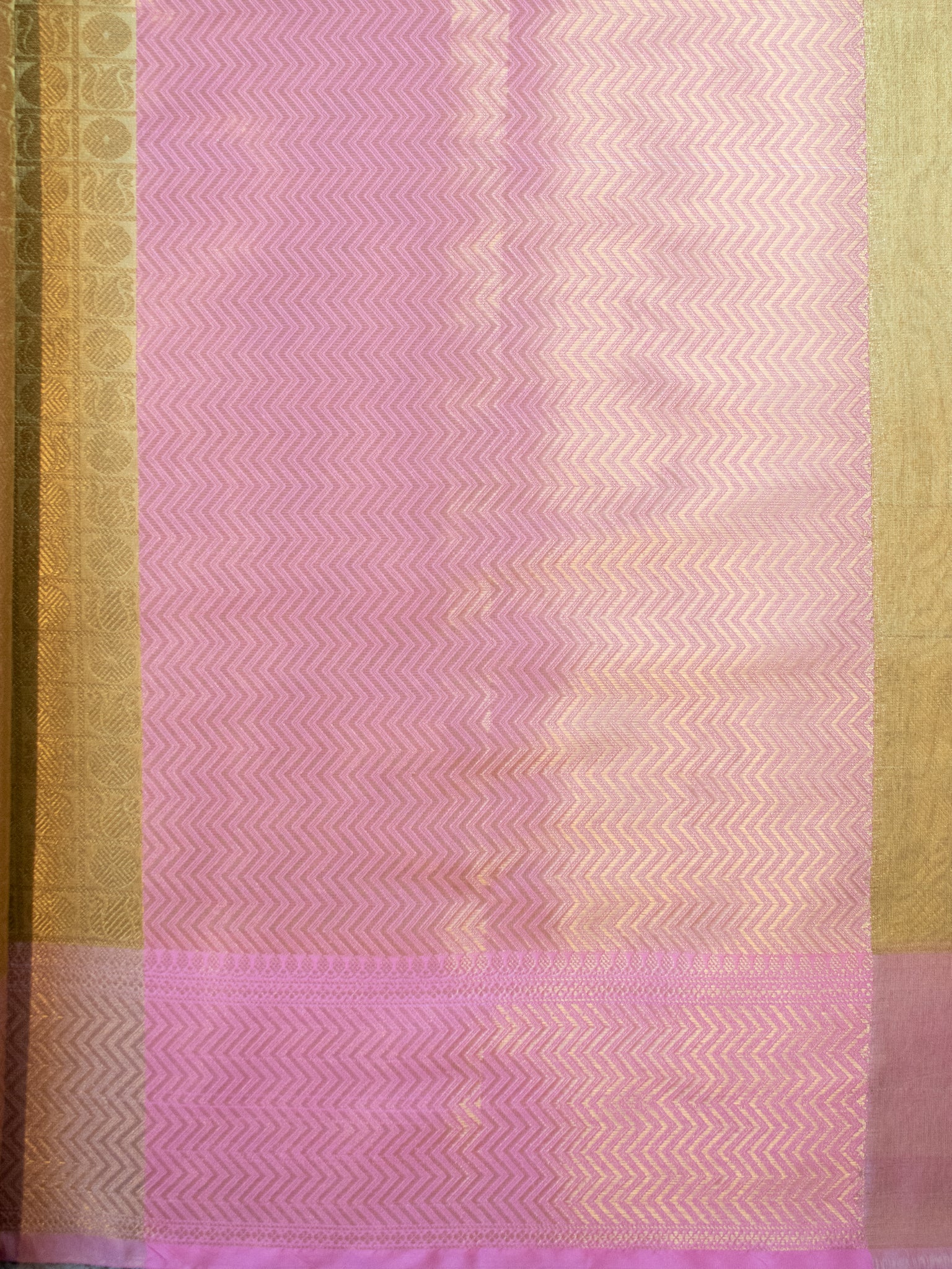Banarasi Tissue Saree With Weaving & Border- Gold