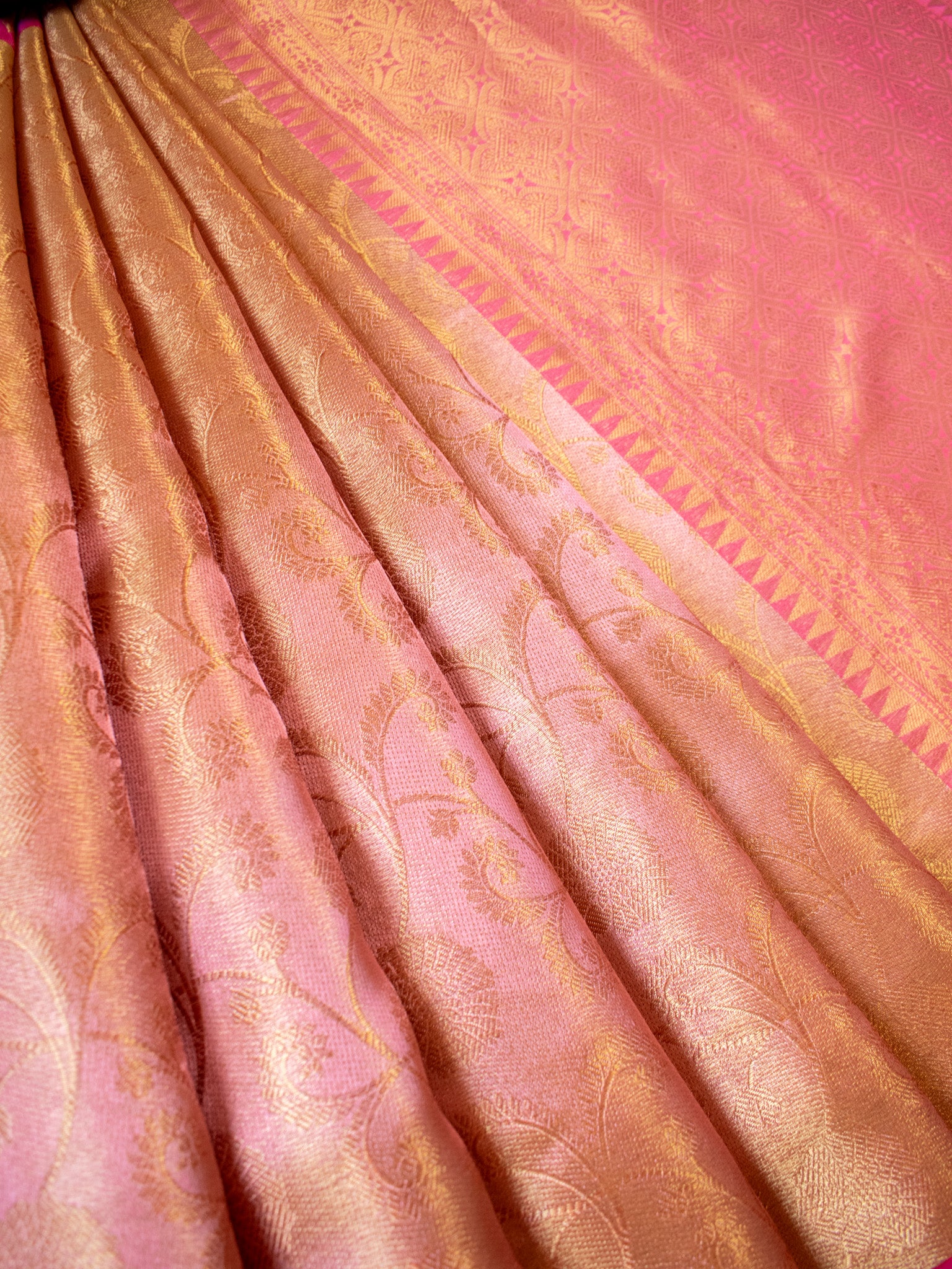 Banarasi Kora Muslin Saree With Copper Zari Weaving & Border-Peach & Gold