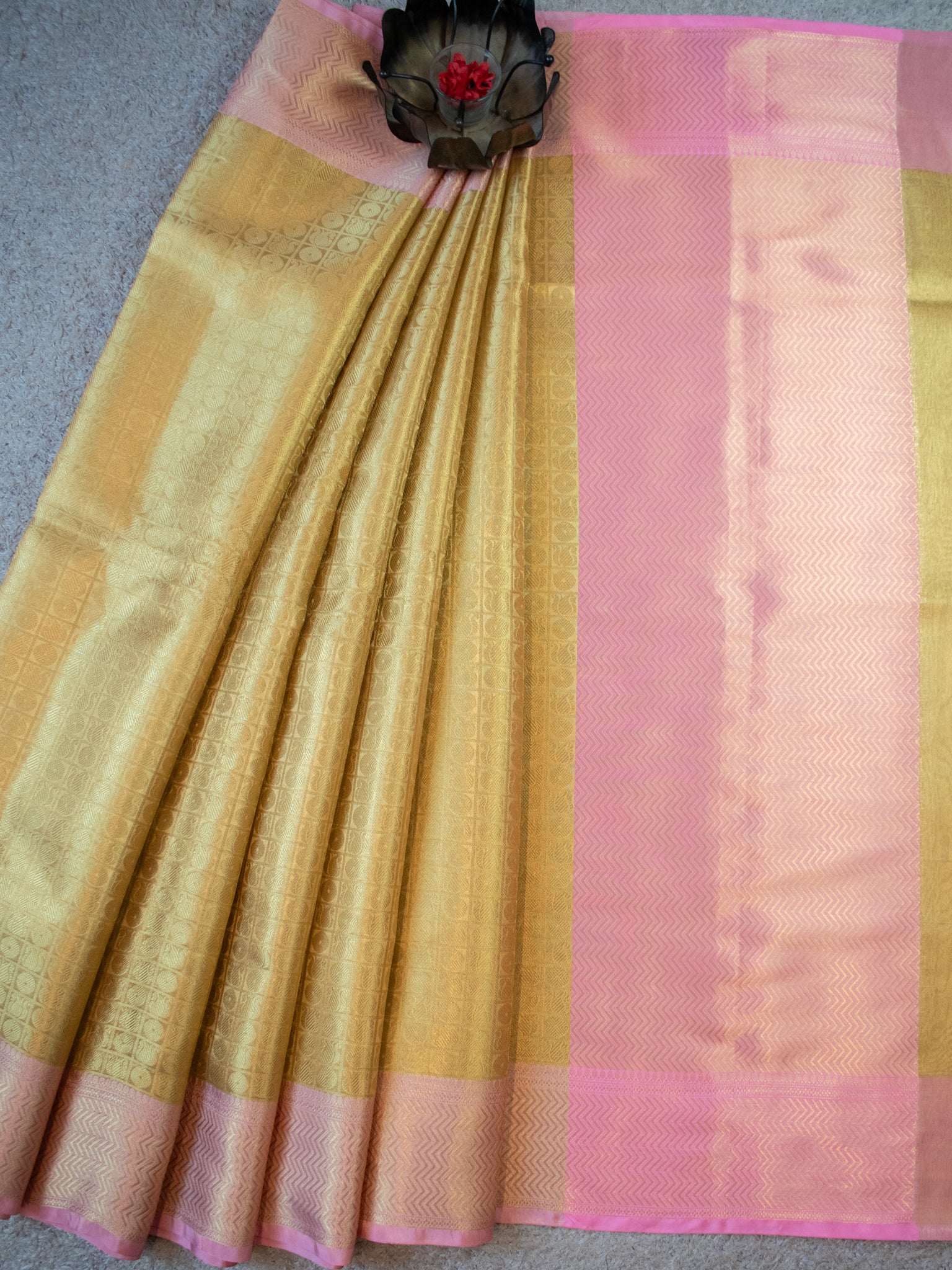 Banarasi Tissue Saree With Weaving & Border- Gold