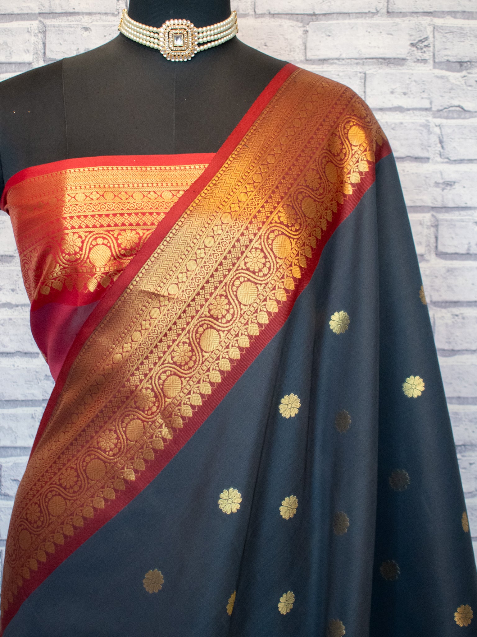 Banarasi Cotton Silk Saree with Zari Buti Weaving - Grey