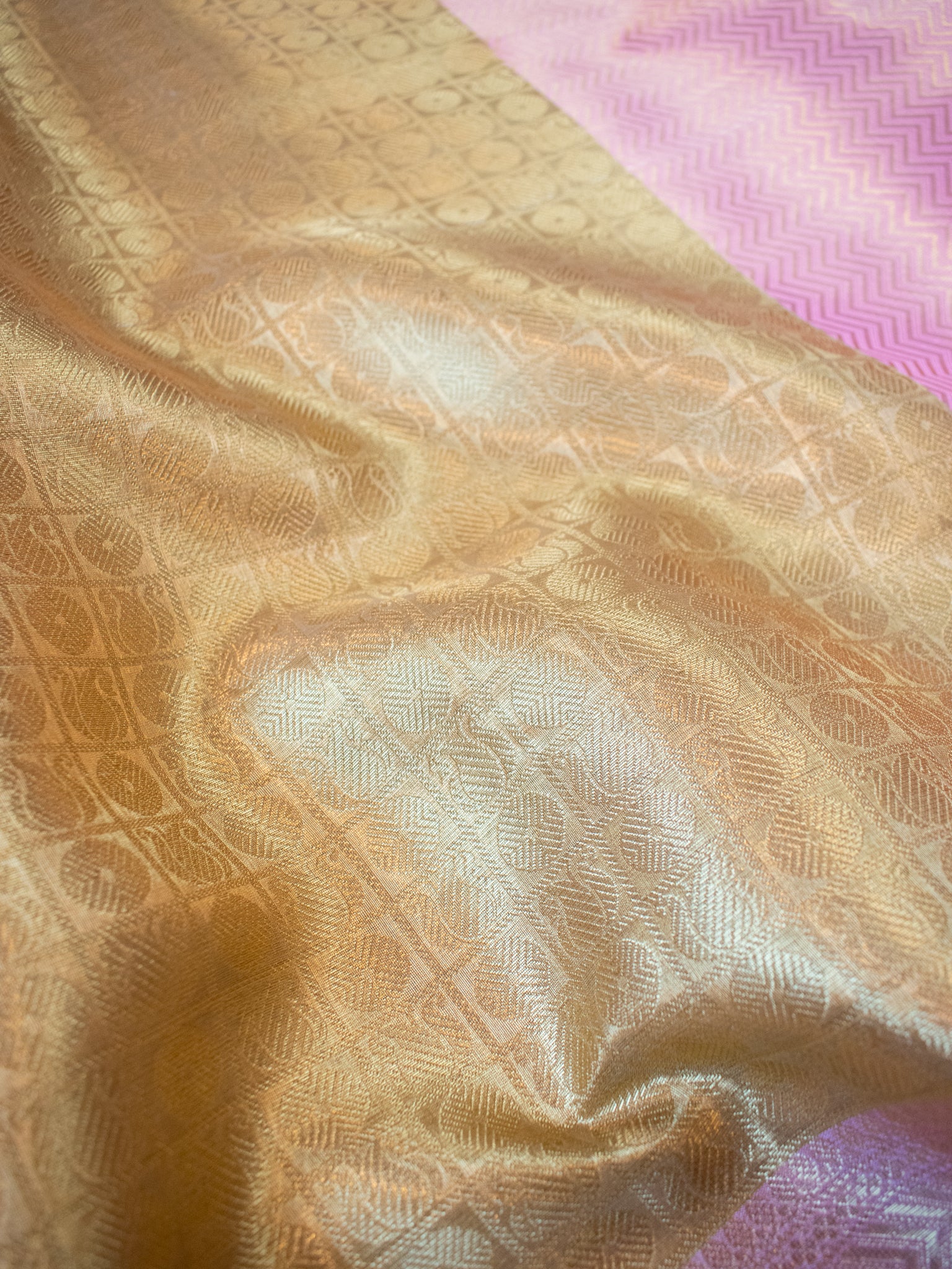 Banarasi Tissue Saree With Weaving & Border- Gold