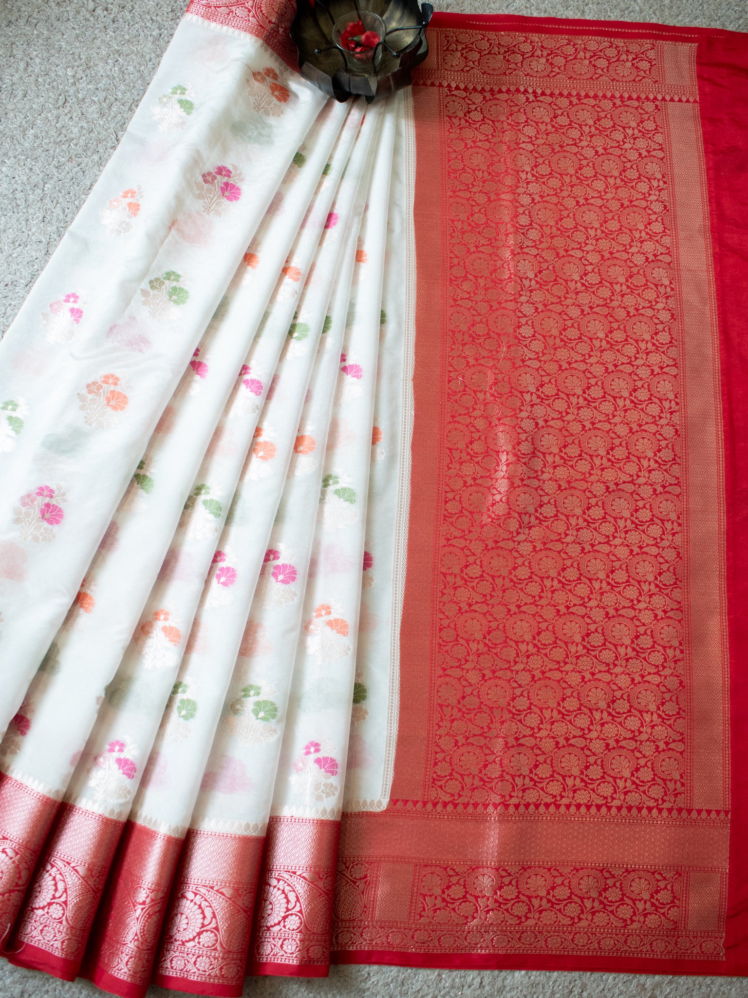 Banarasi Semi Georgette Saree With Weaving & Border - Red & White