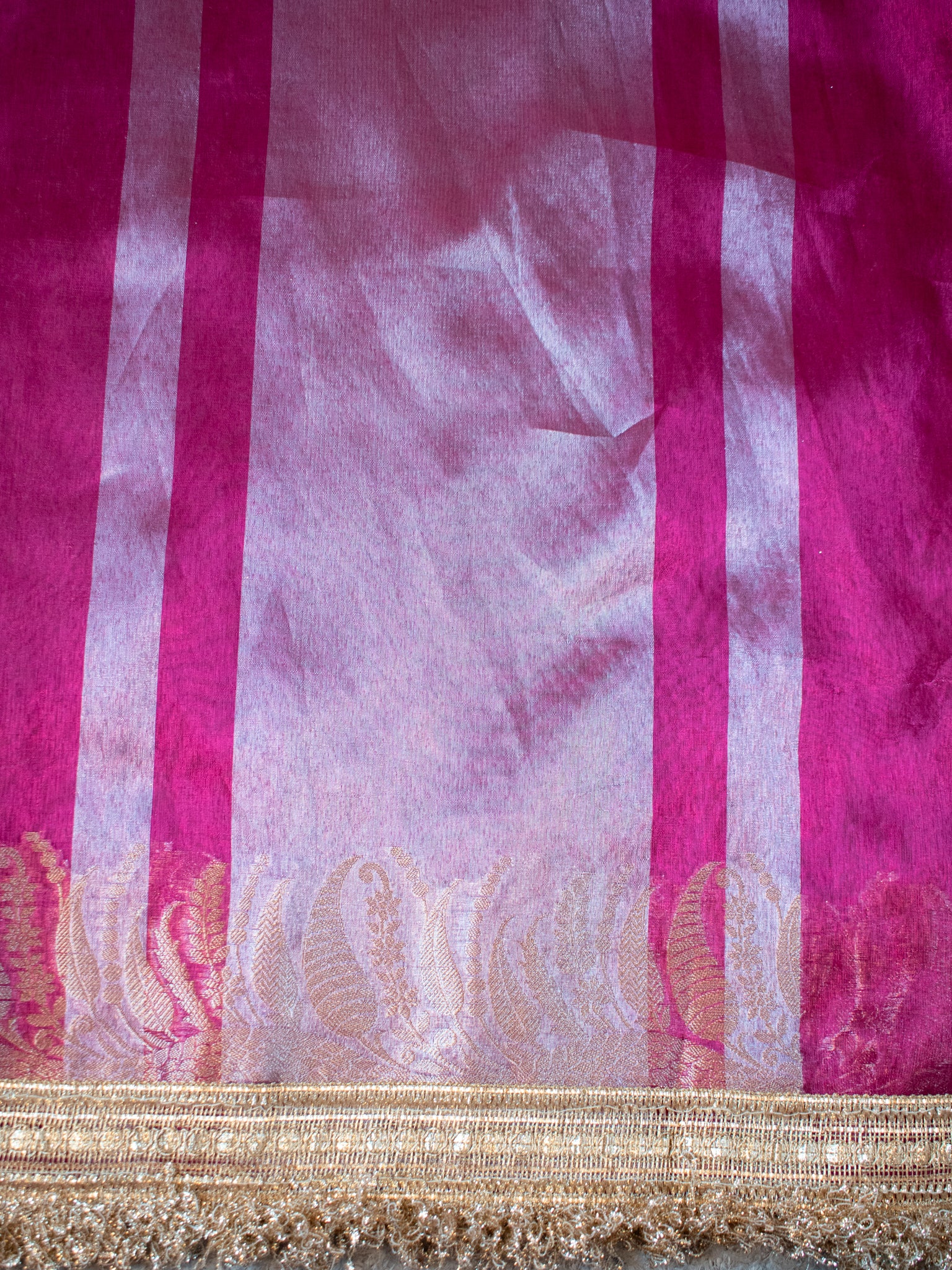 Banarasi Tissue Saree With Lace Border - Magenta