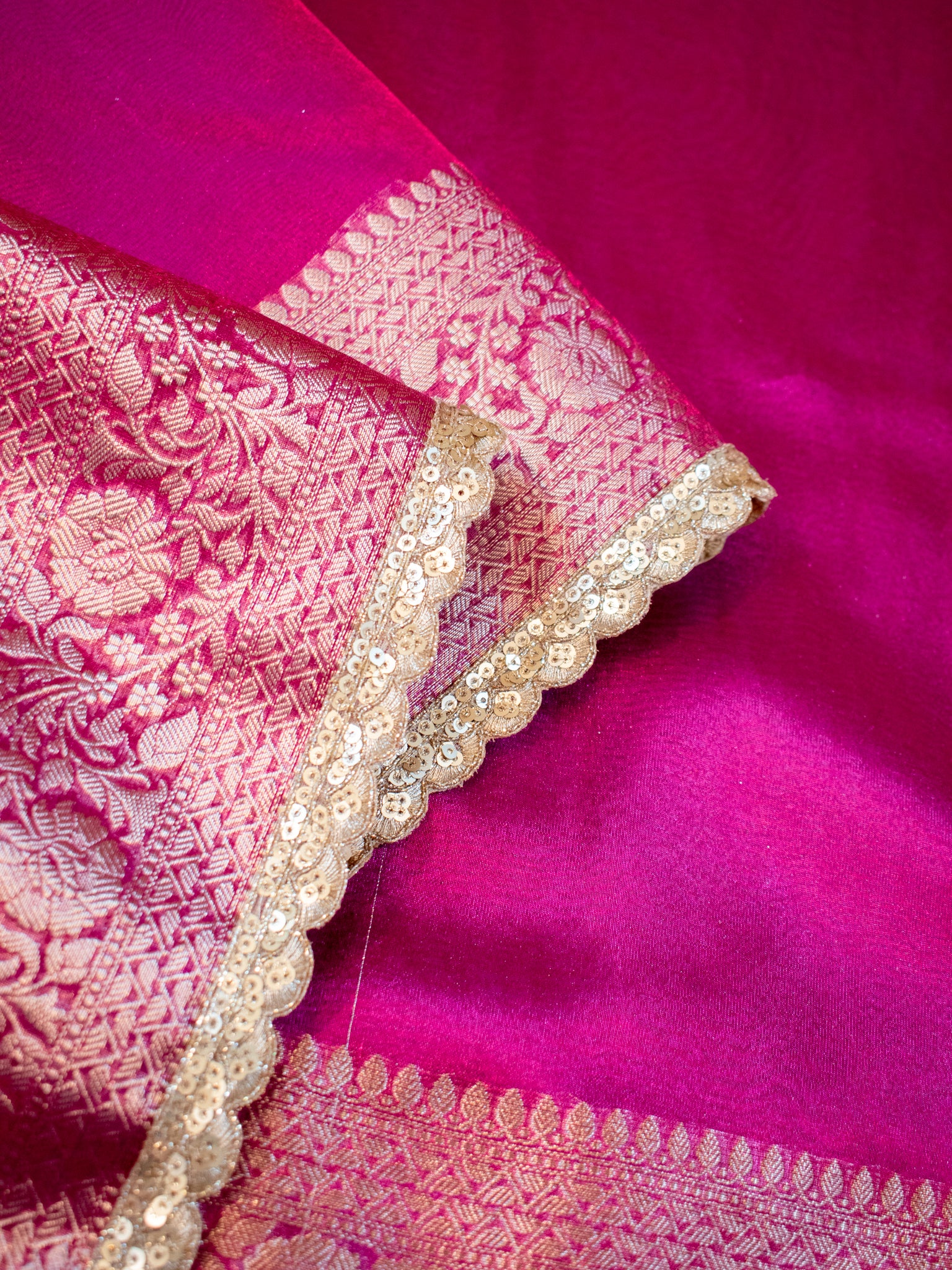 Banarasi Tissue Saree With Lace Border - Magenta