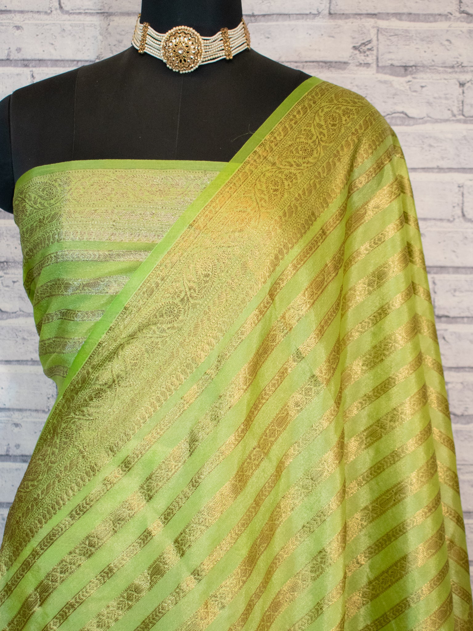 Banarasi Semi Cotton Saree Antique Weaving & Border- Green