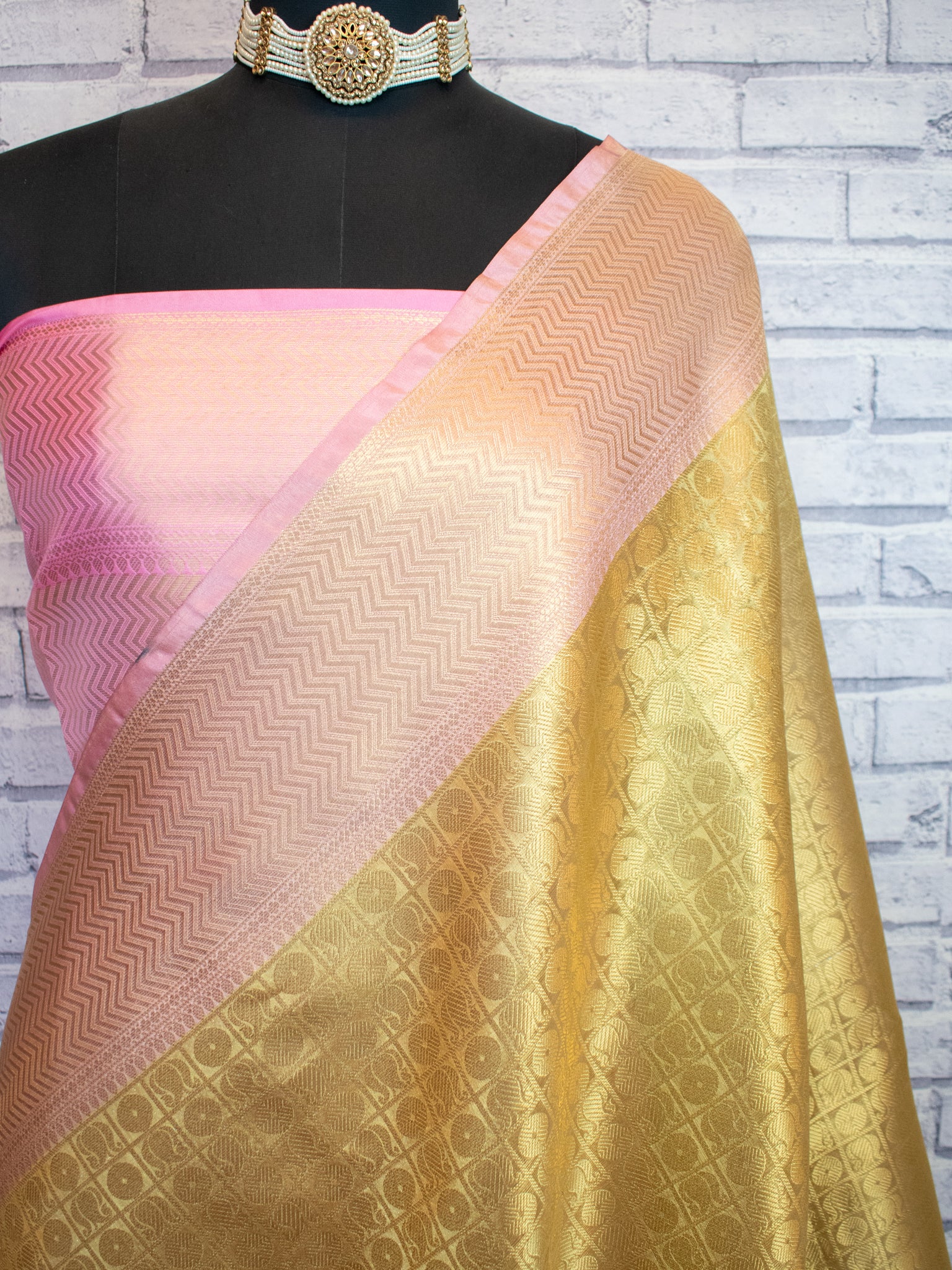 Banarasi Tissue Saree With Weaving & Border- Gold