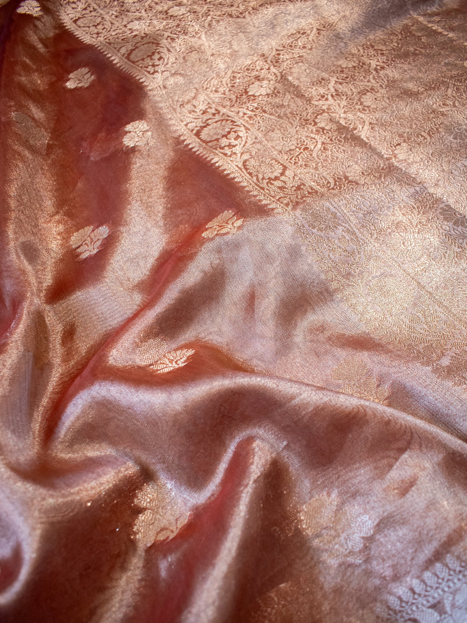 Banarasi Tissue Saree With Buti Weaving & Lace Border - Matallic