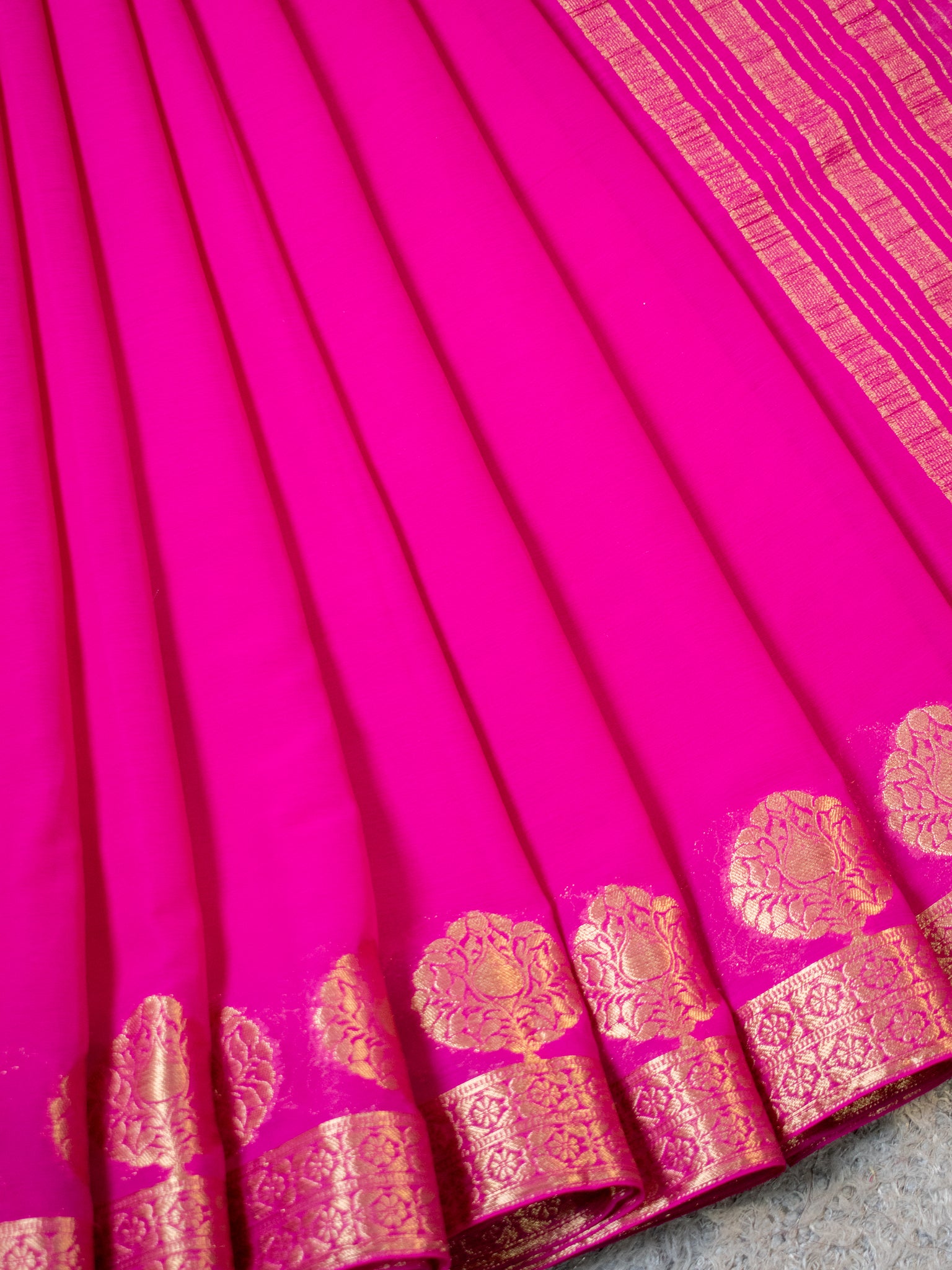 Banarasi Pure Georgette Saree With Zari & border- Magenta